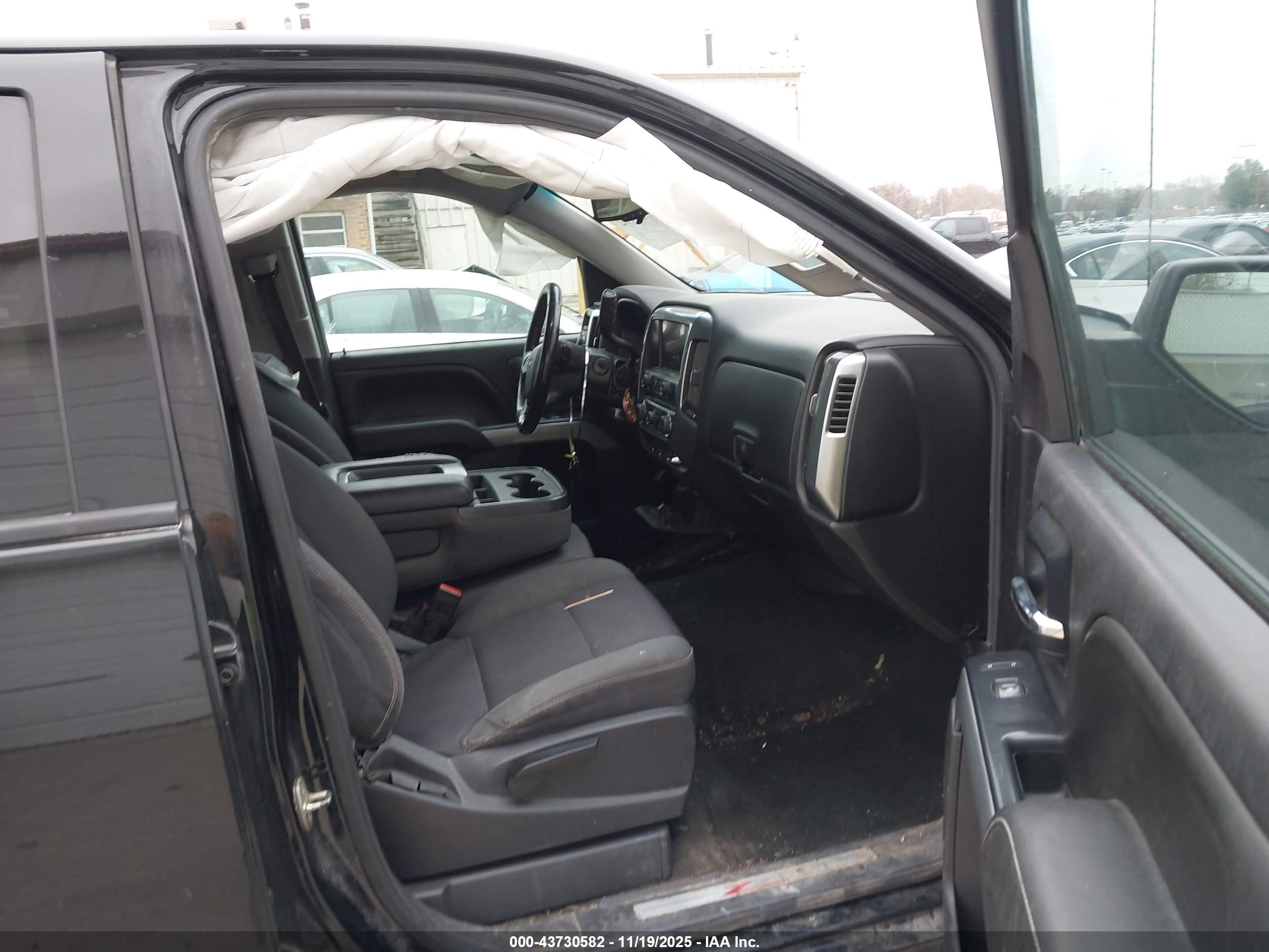 CHEVROLET SILVERADO image 5