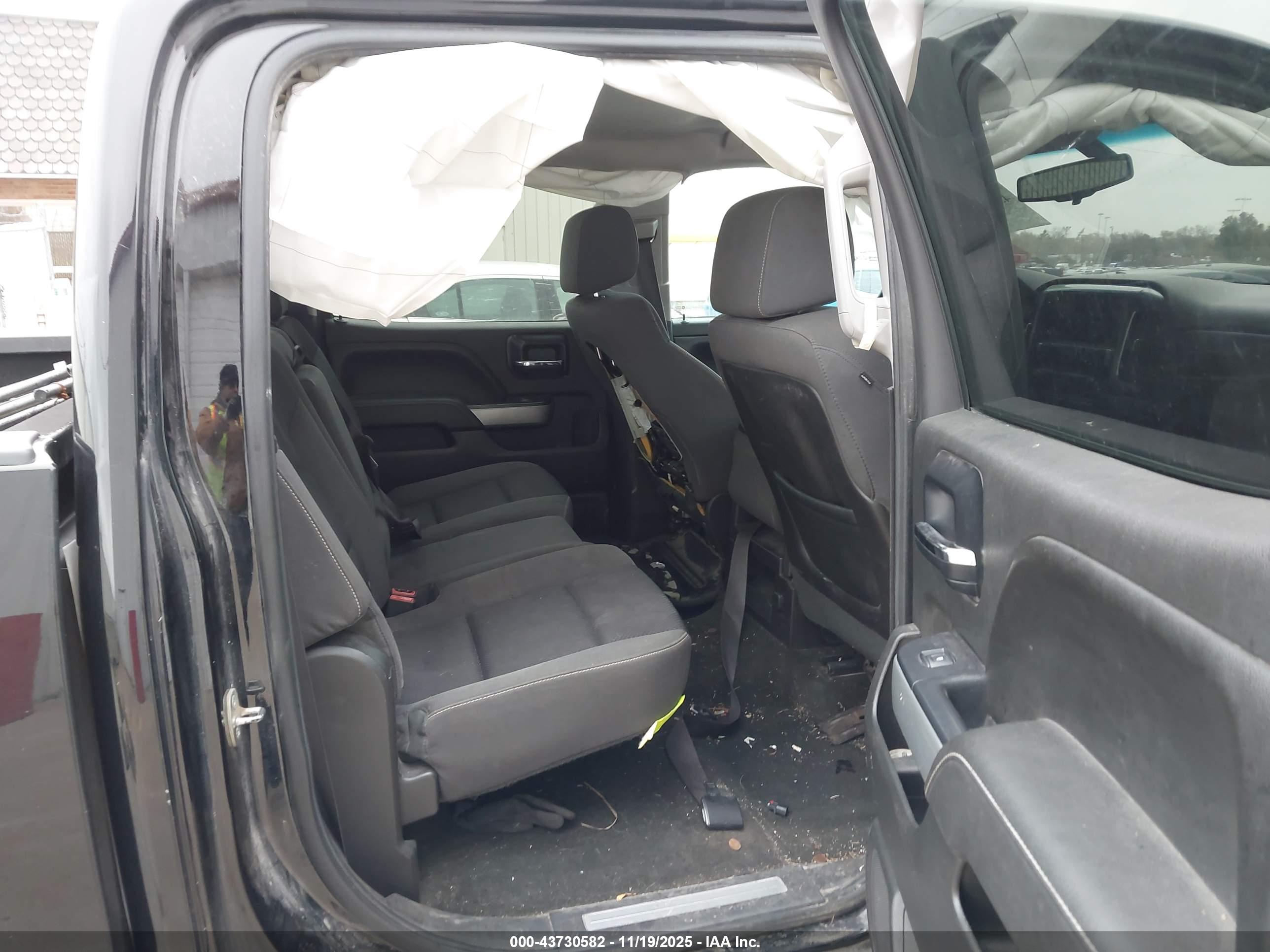 CHEVROLET SILVERADO image 8