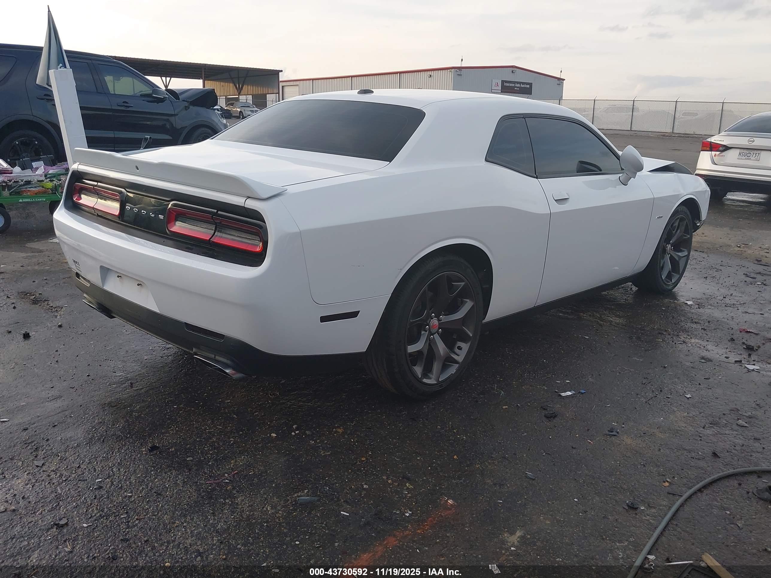 DODGE CHALLENGER image 4
