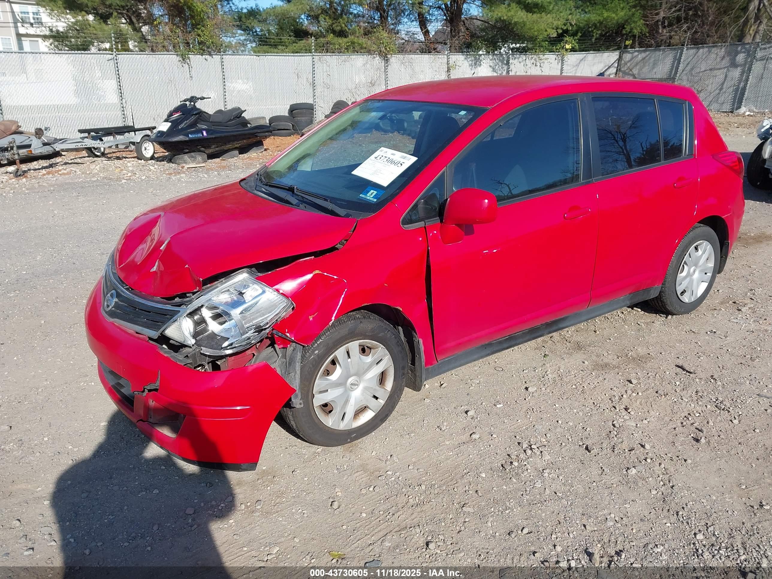 NISSAN VERSA image 2