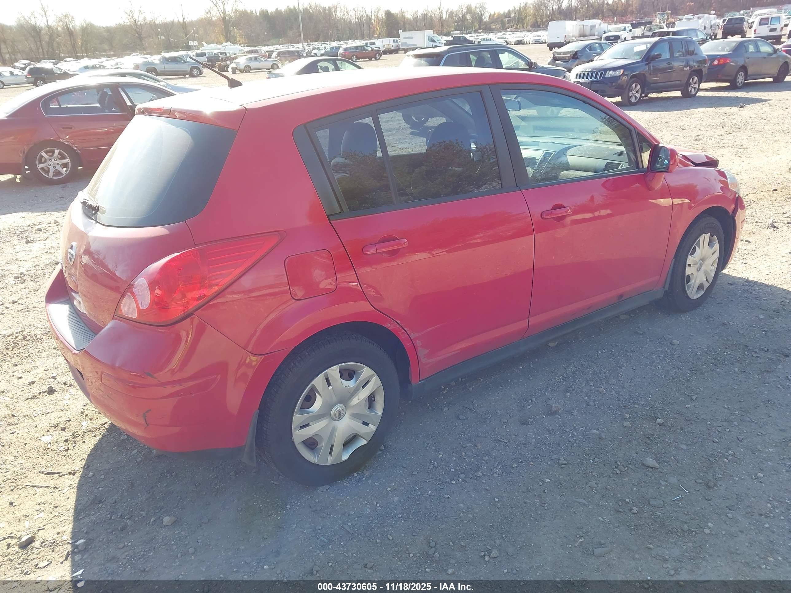 NISSAN VERSA image 4