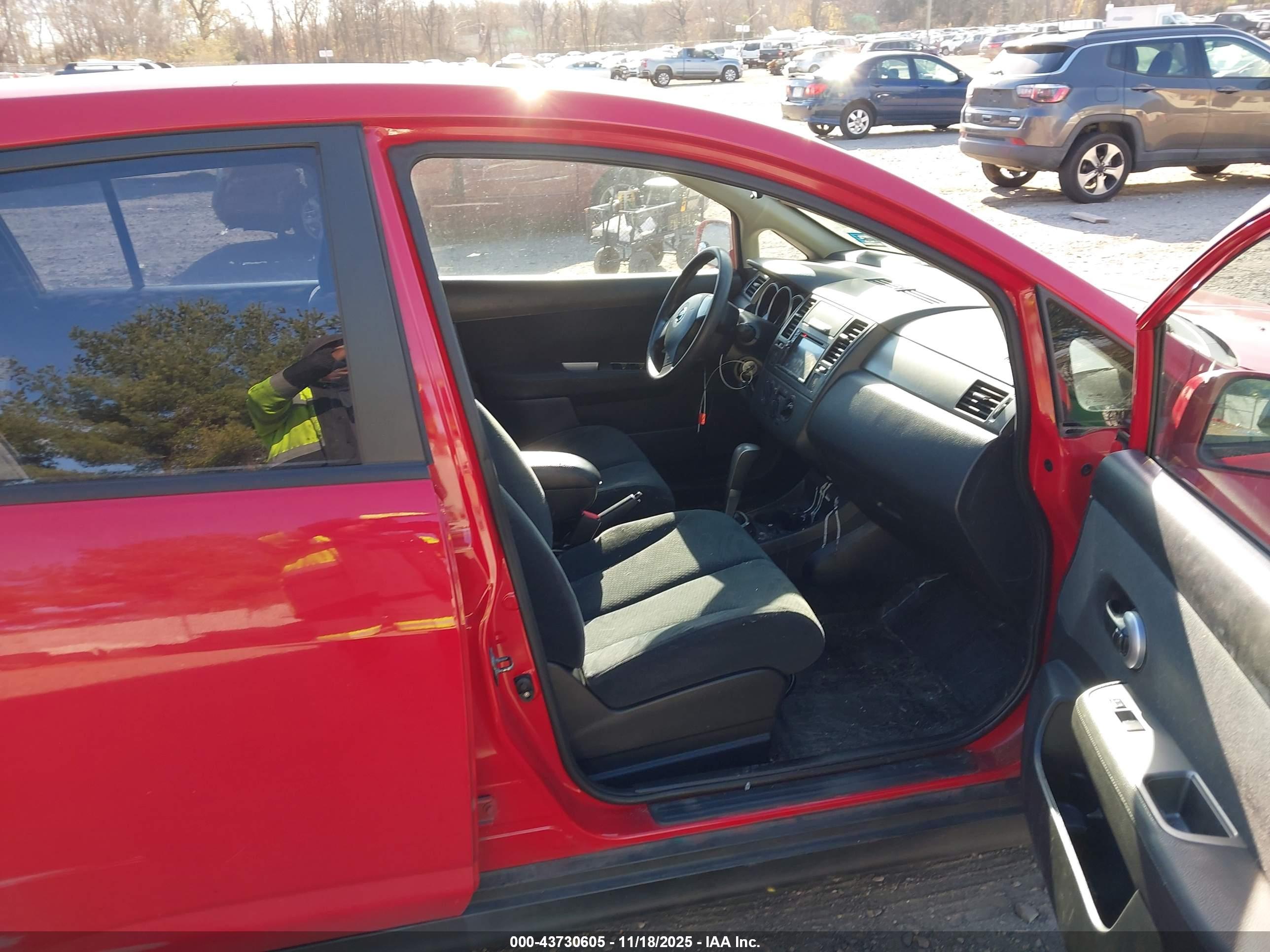 NISSAN VERSA image 5