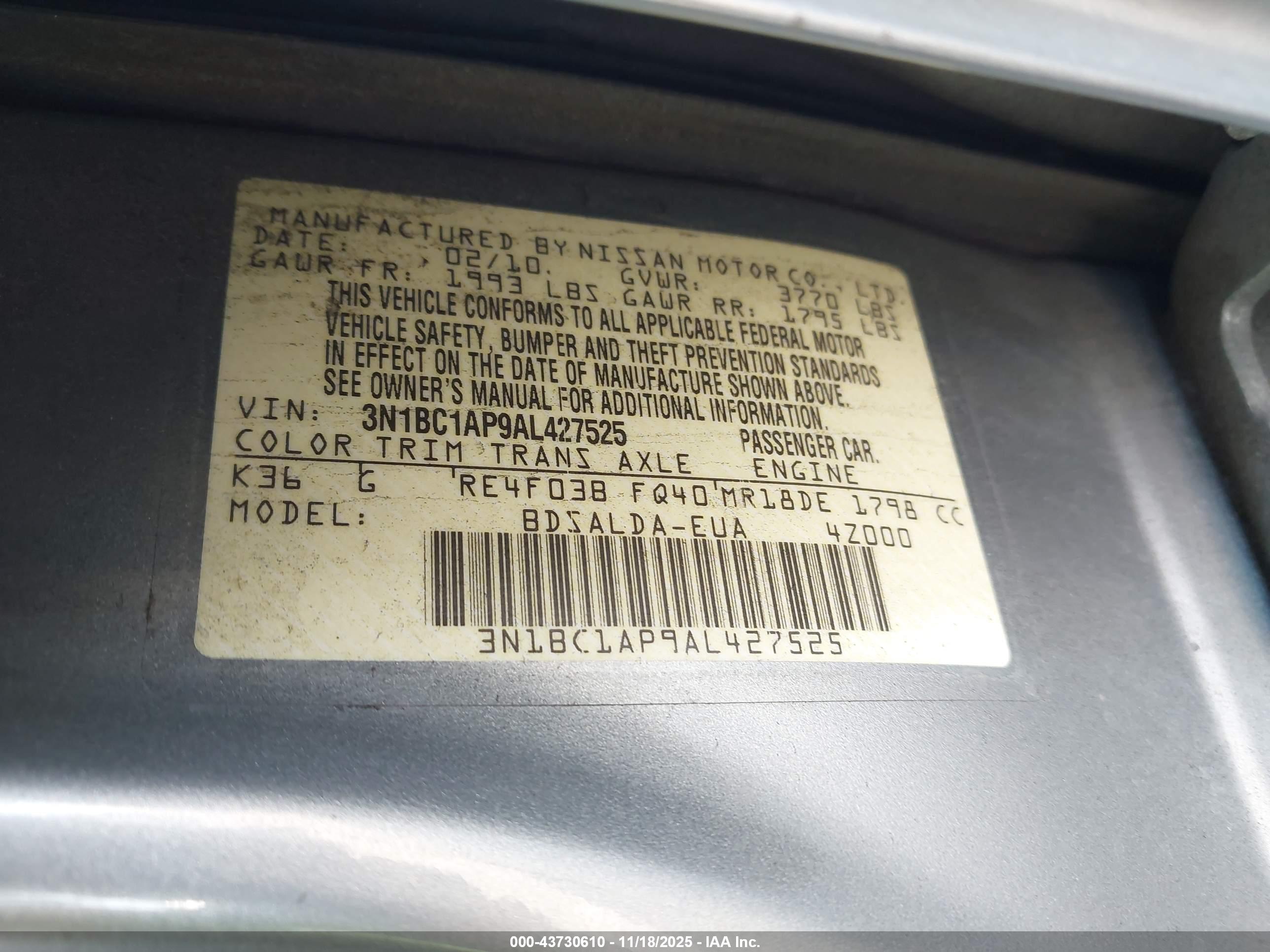 NISSAN VERSA image 9