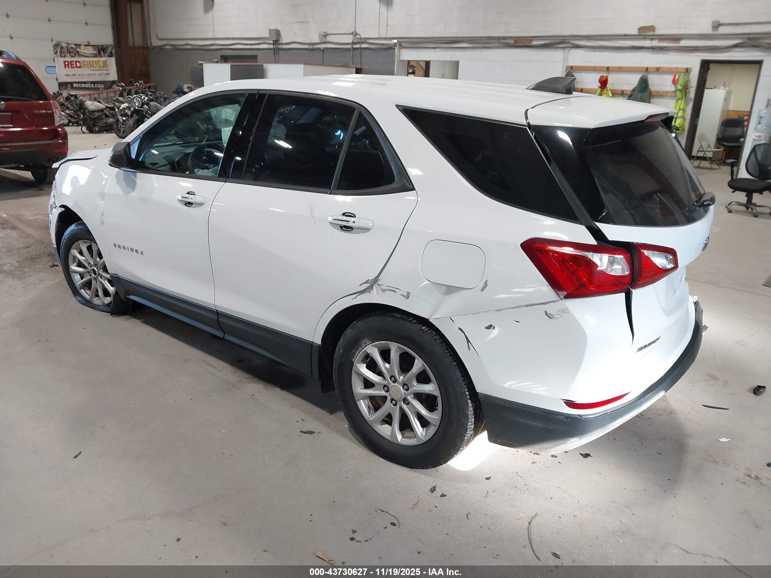 CHEVROLET EQUINOX image 3