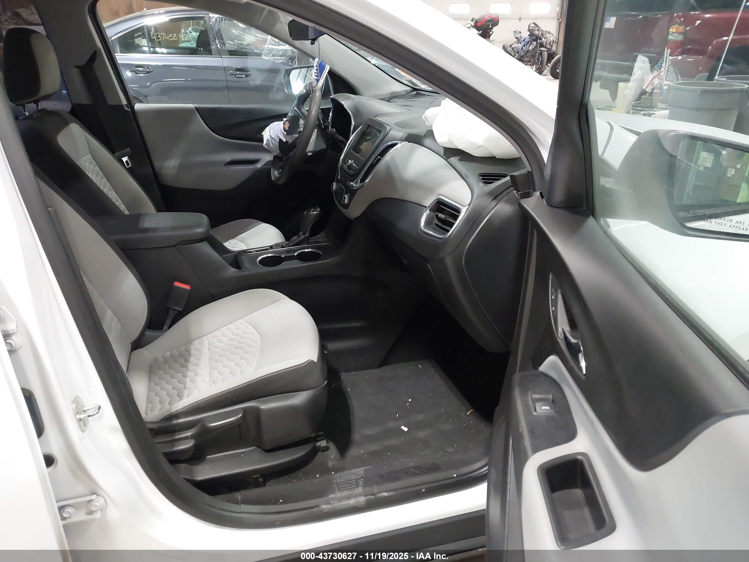 CHEVROLET EQUINOX image 5