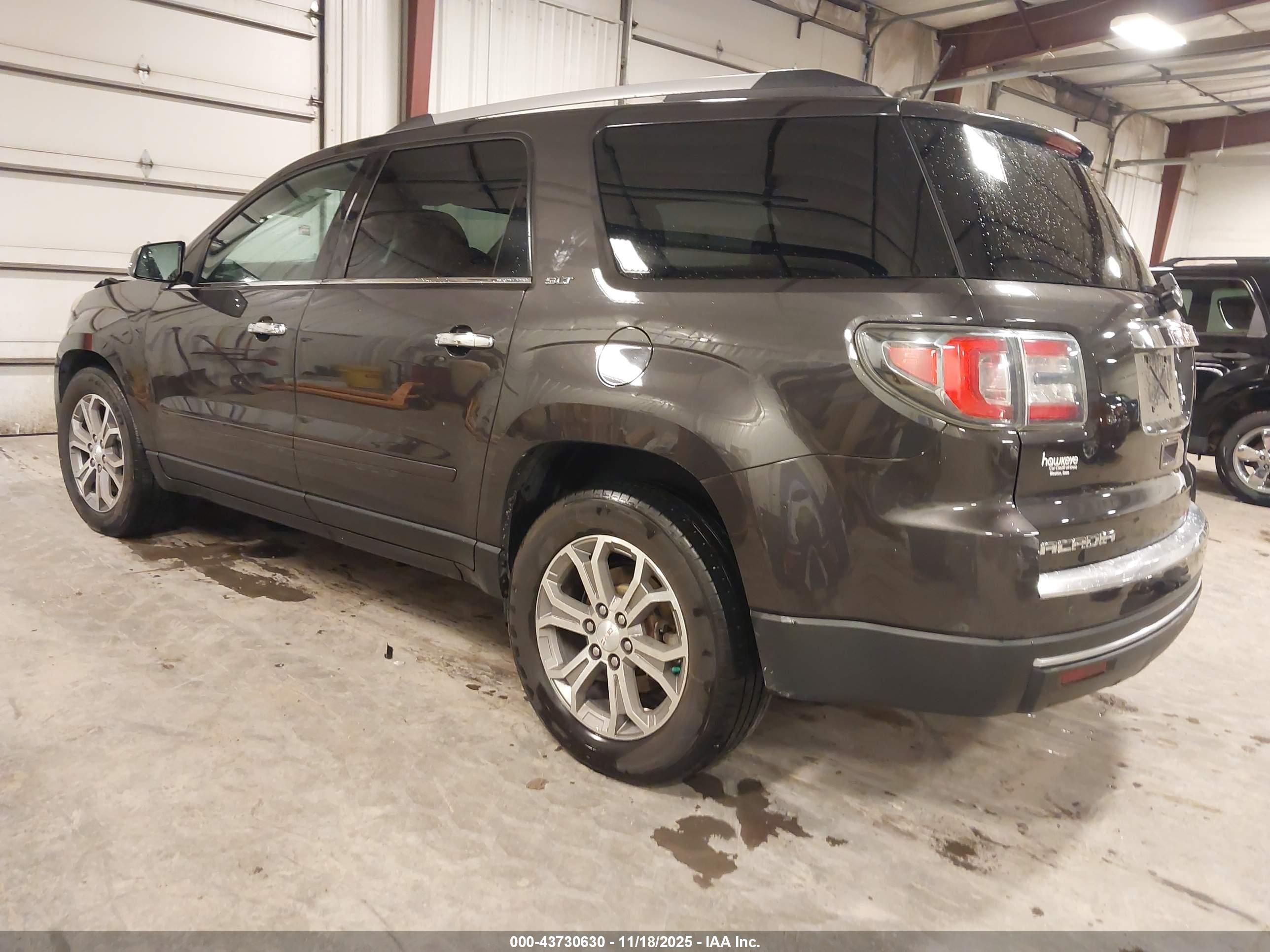 GMC ACADIA image 3