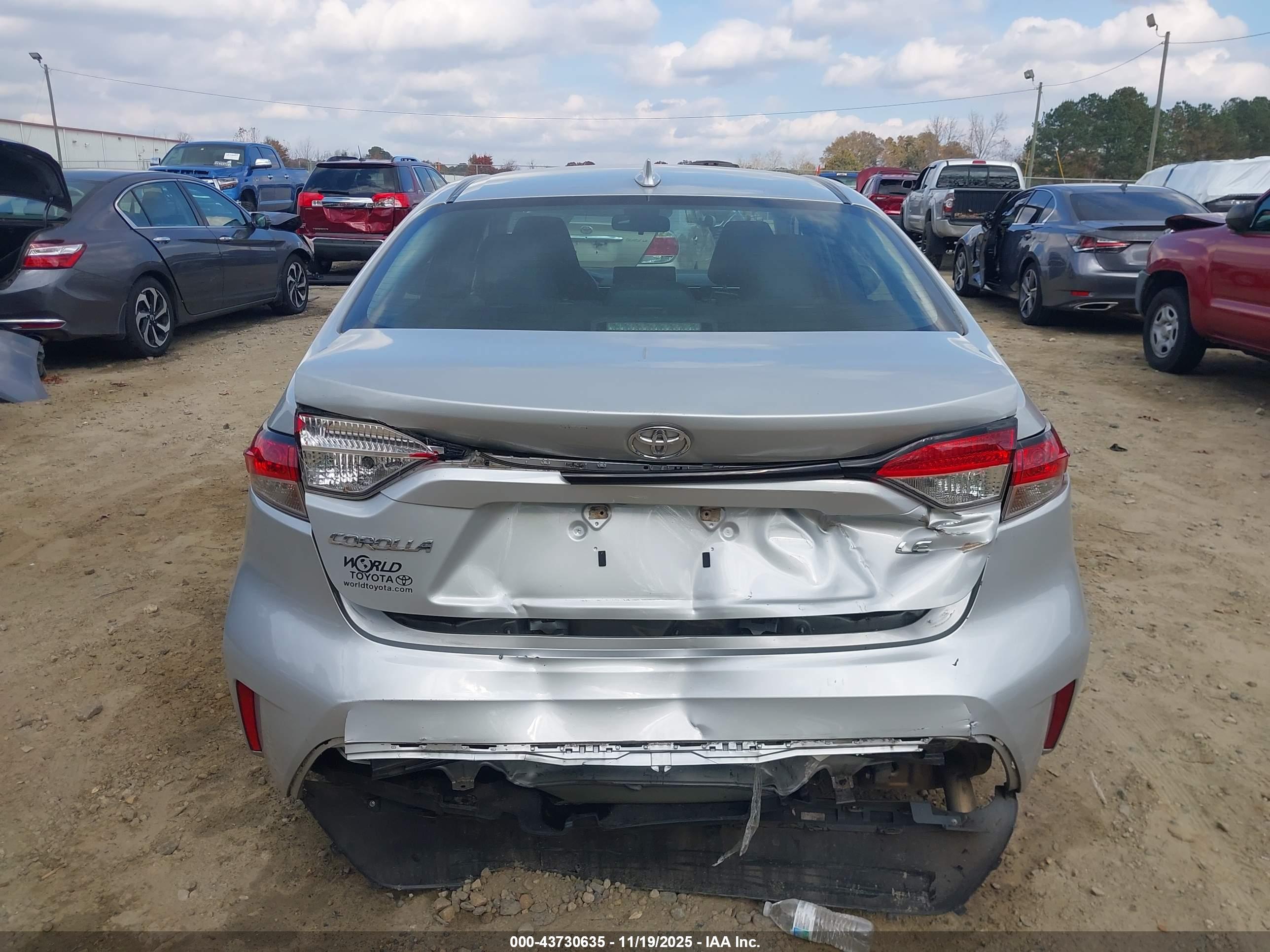TOYOTA COROLLA image 6