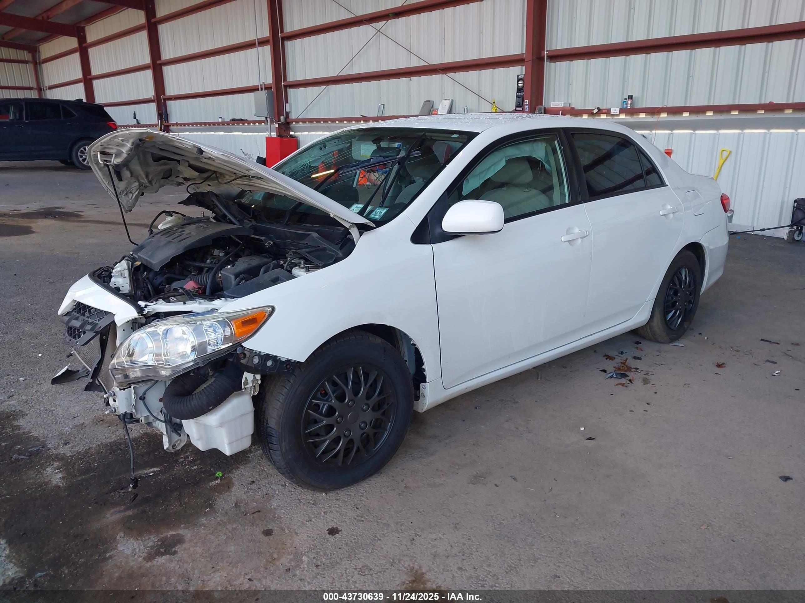 TOYOTA COROLLA image 2