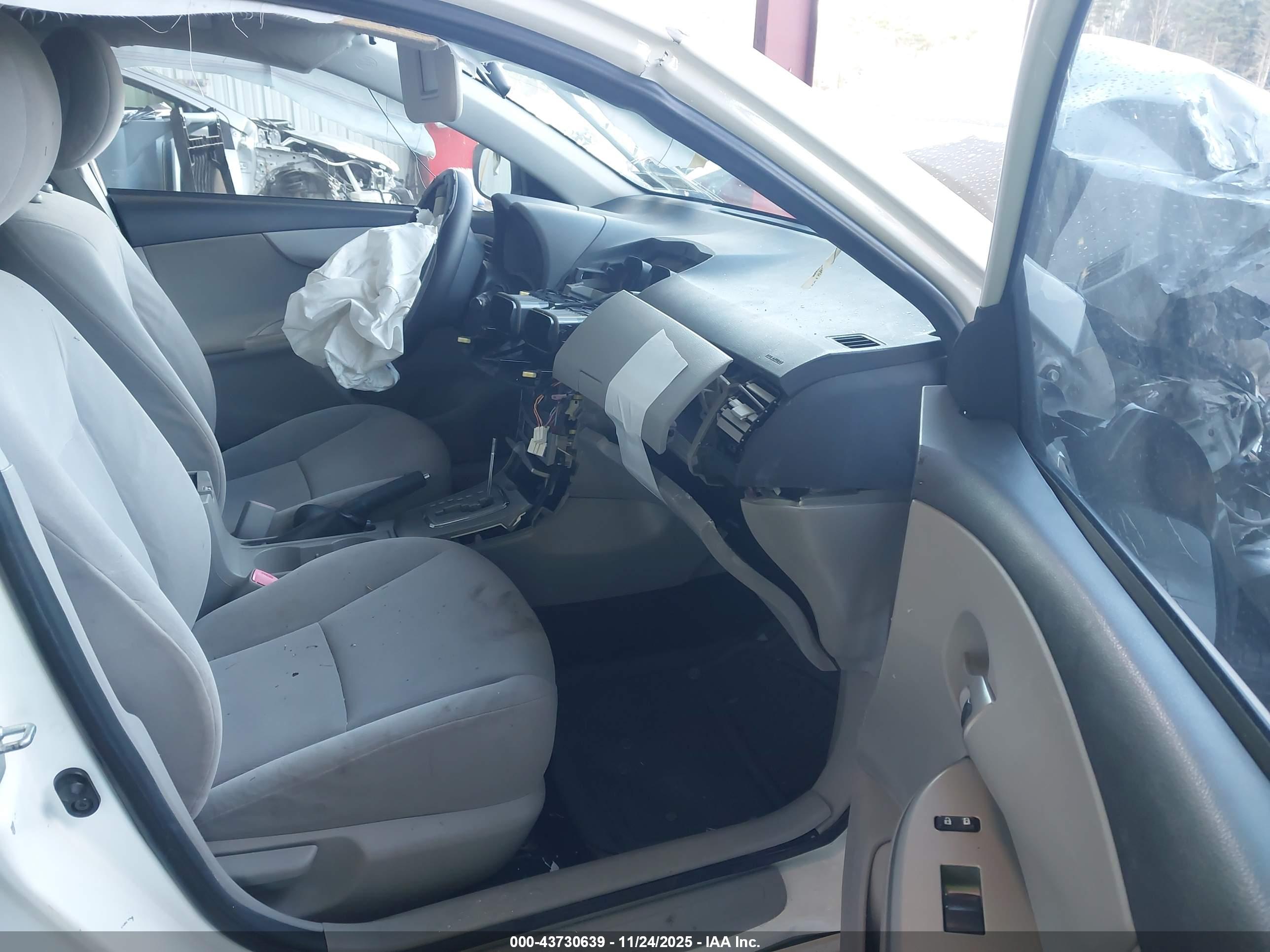 TOYOTA COROLLA image 5
