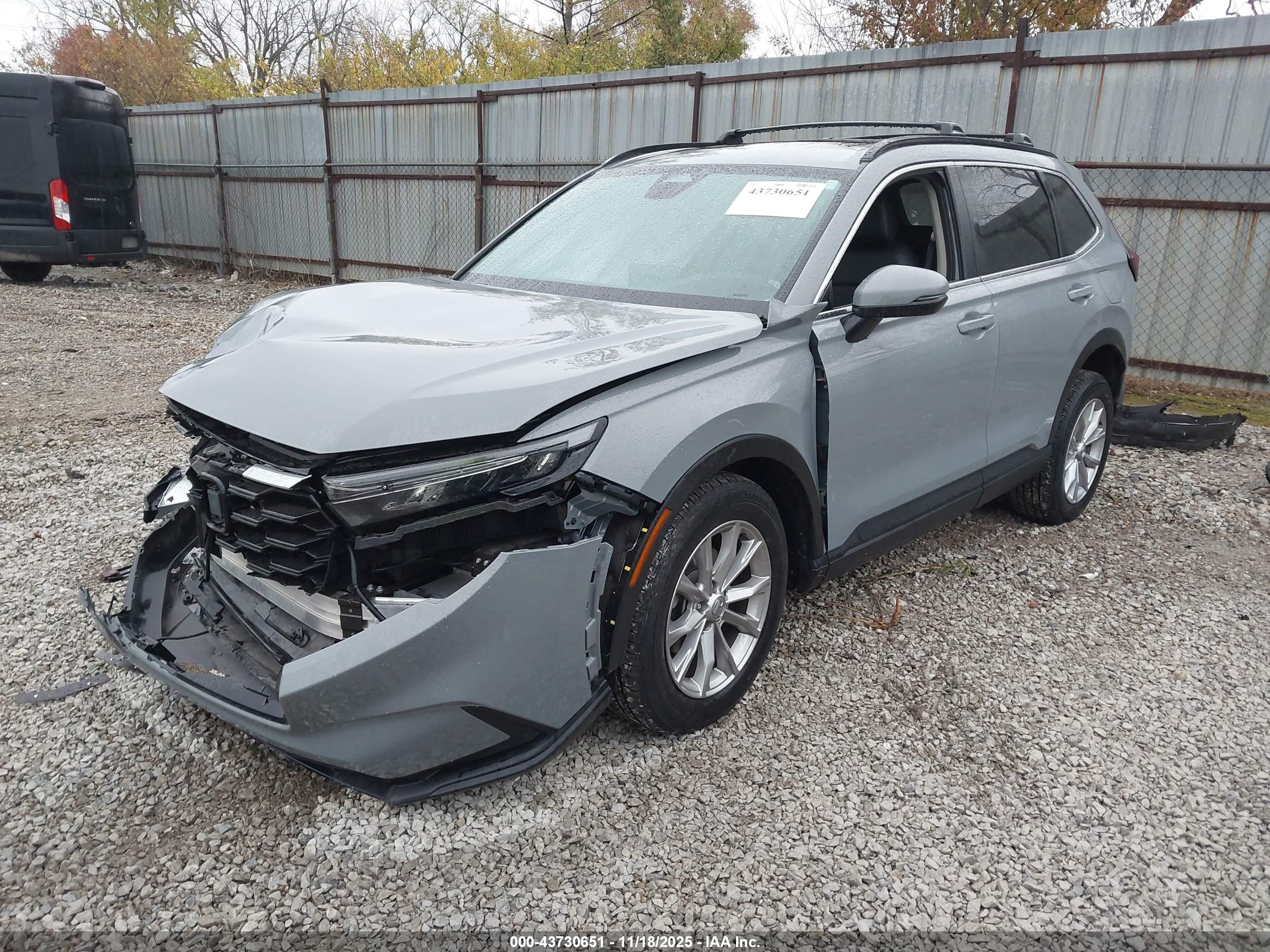 HONDA CR-V image 2