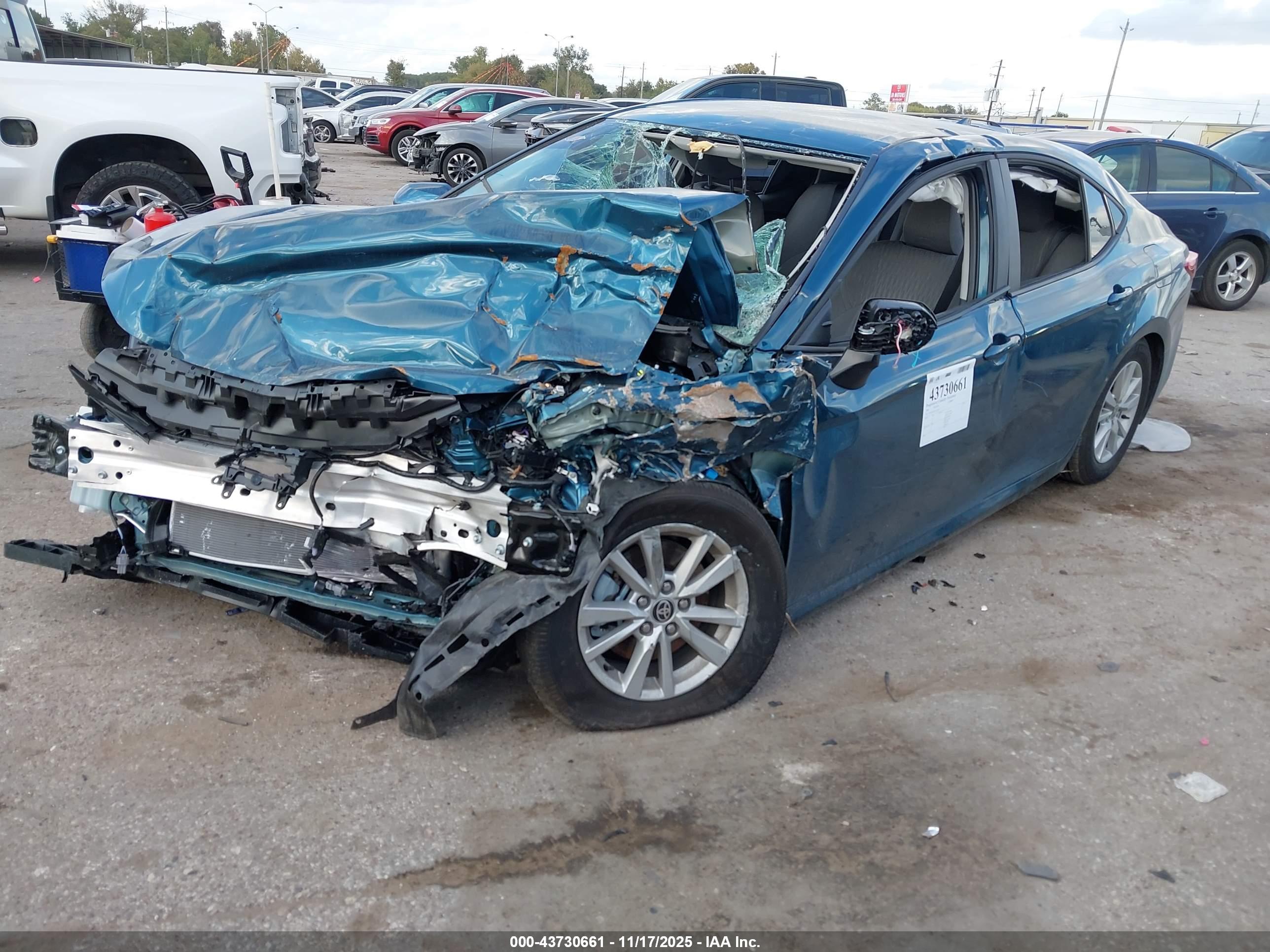 TOYOTA CAMRY image 2