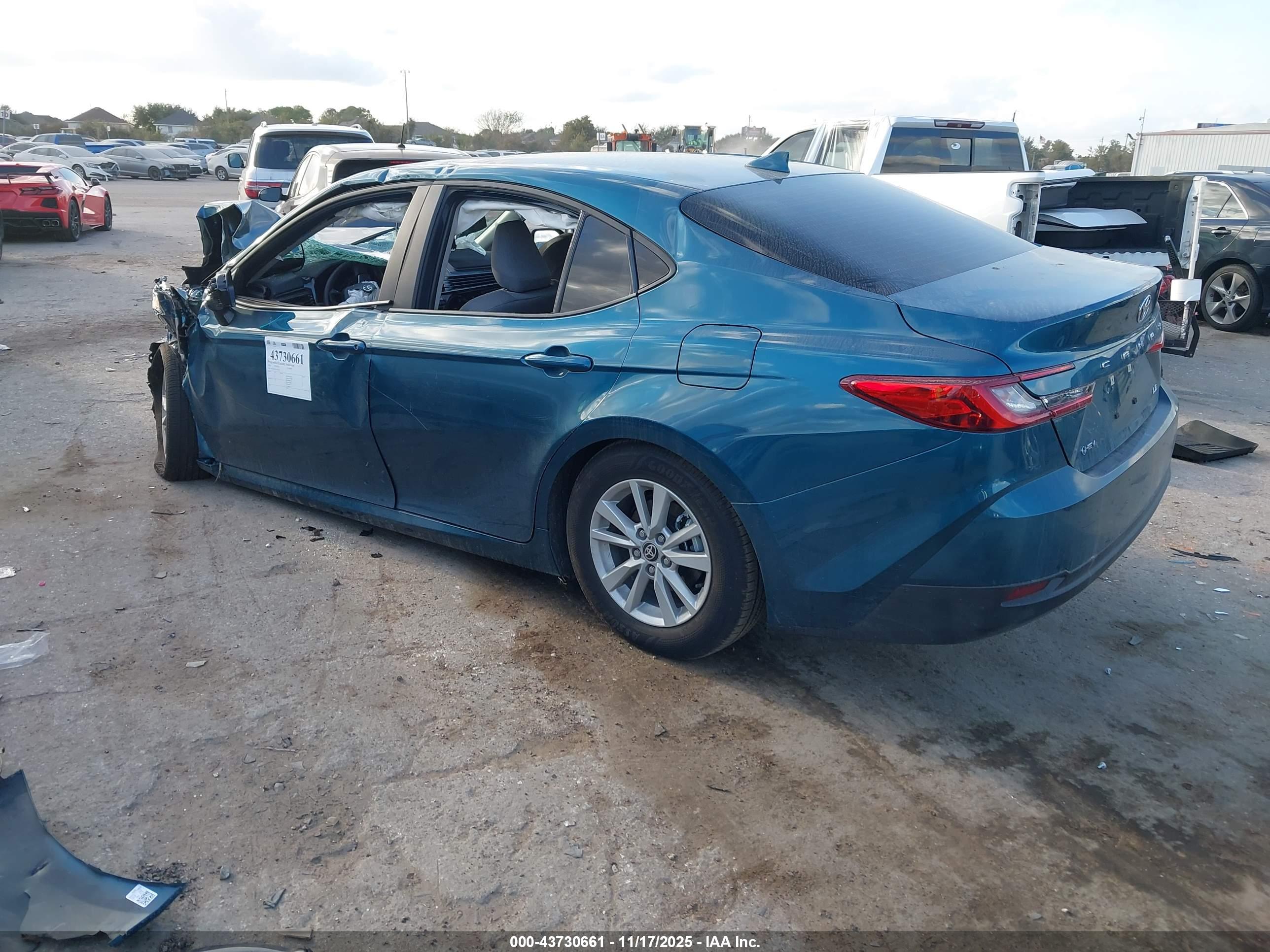 TOYOTA CAMRY image 3