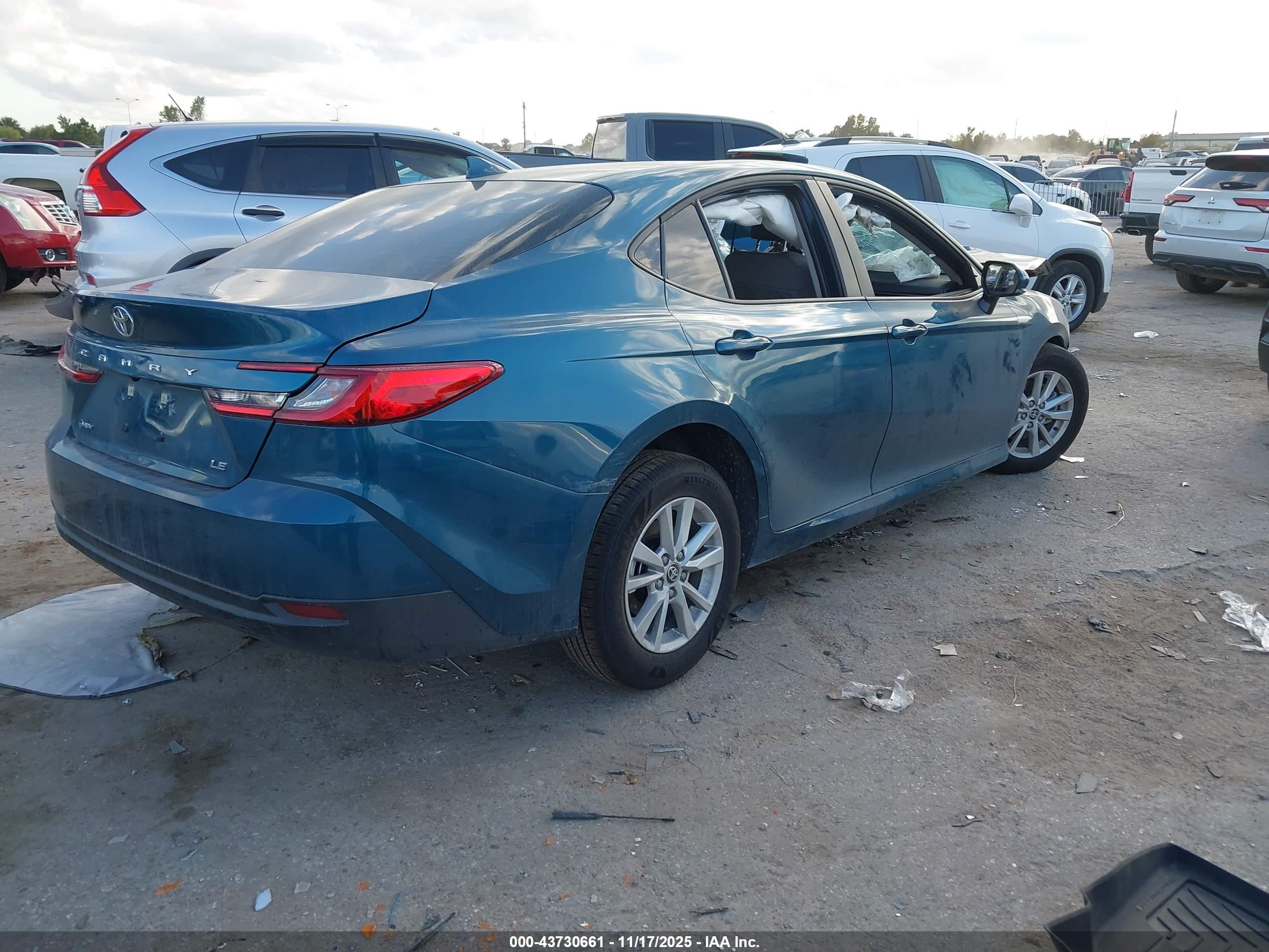 TOYOTA CAMRY image 4