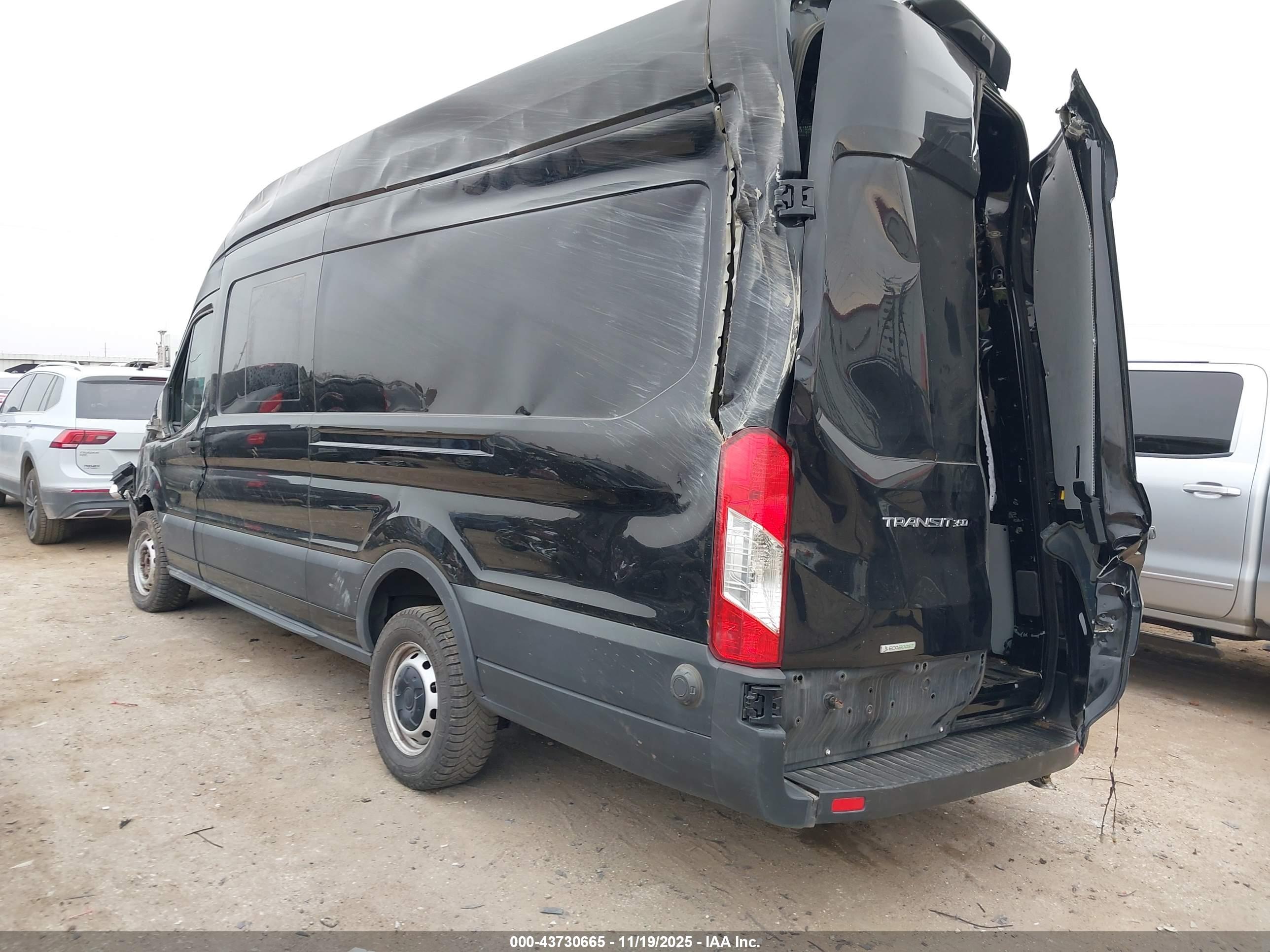 FORD TRANSIT-350 image 3