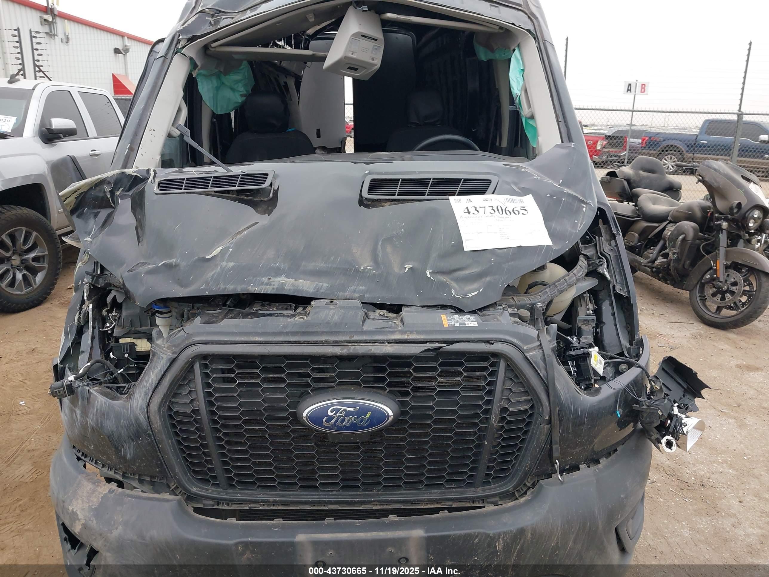 FORD TRANSIT-350 image 6