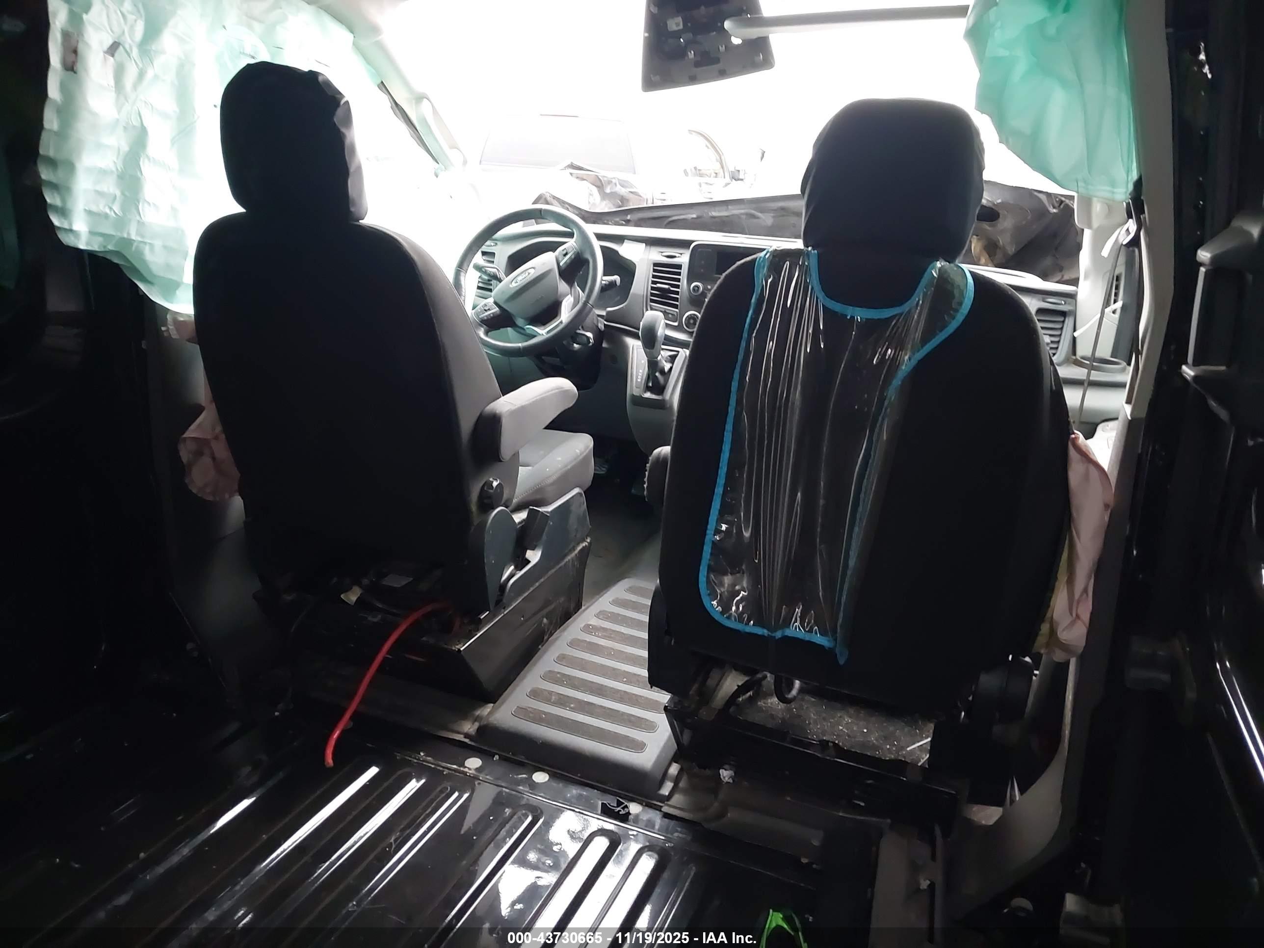 FORD TRANSIT-350 image 8