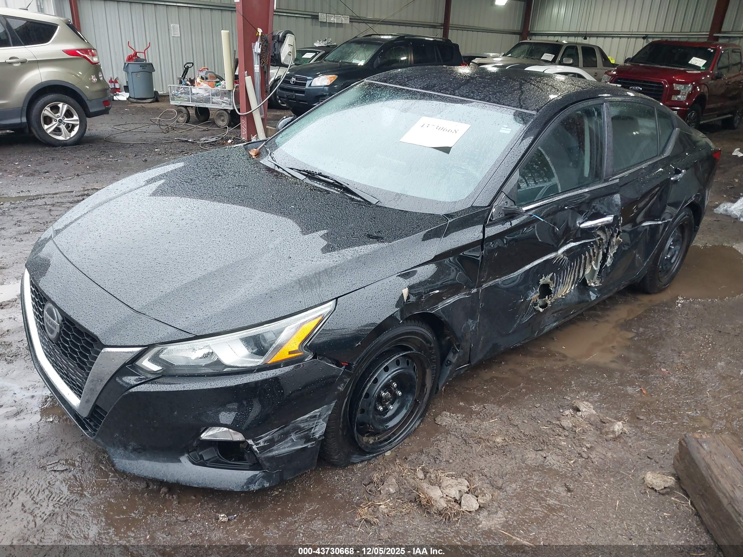 NISSAN ALTIMA image 2
