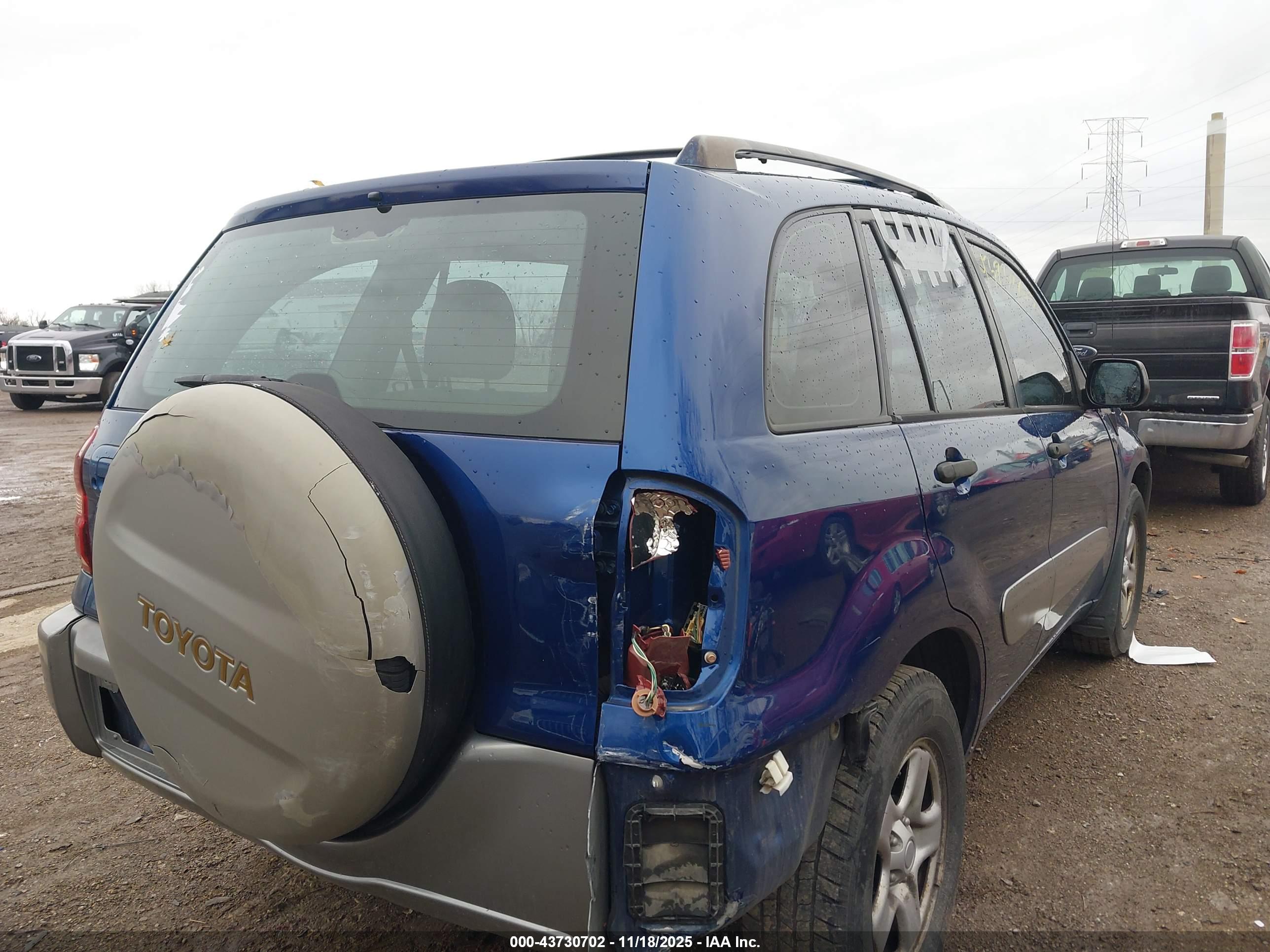 TOYOTA RAV4 image 6