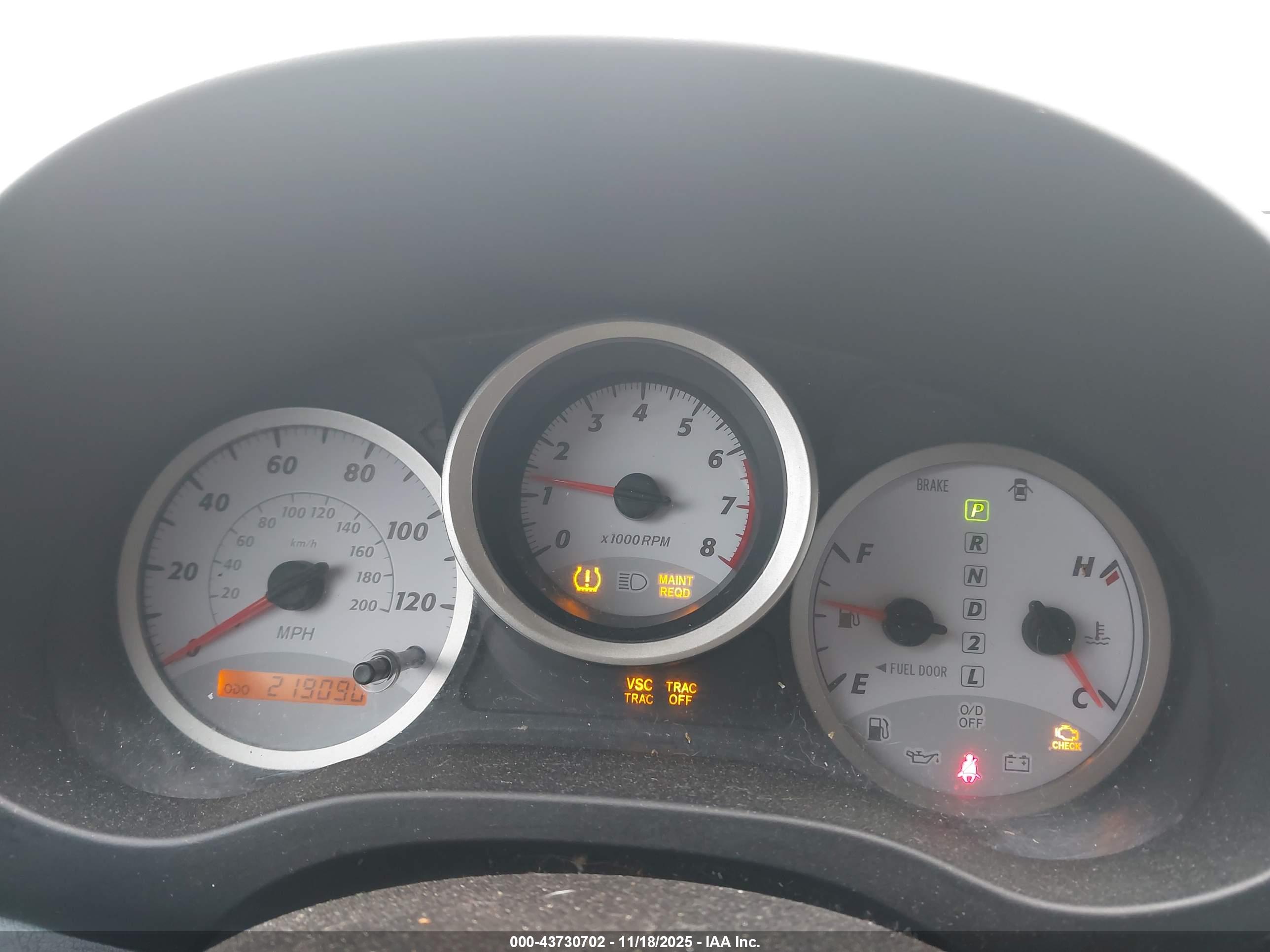 TOYOTA RAV4 image 7