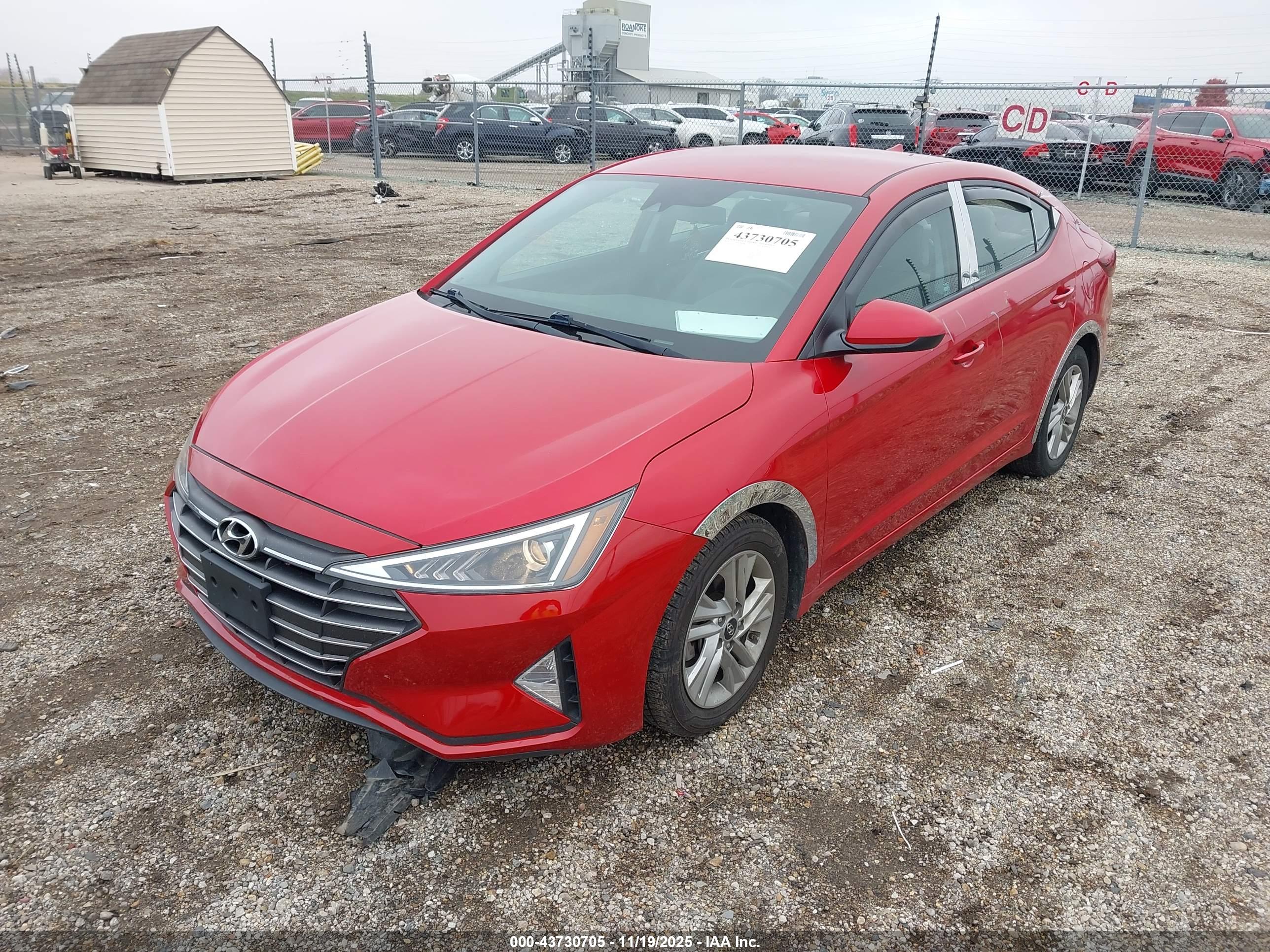 HYUNDAI ELANTRA image 2
