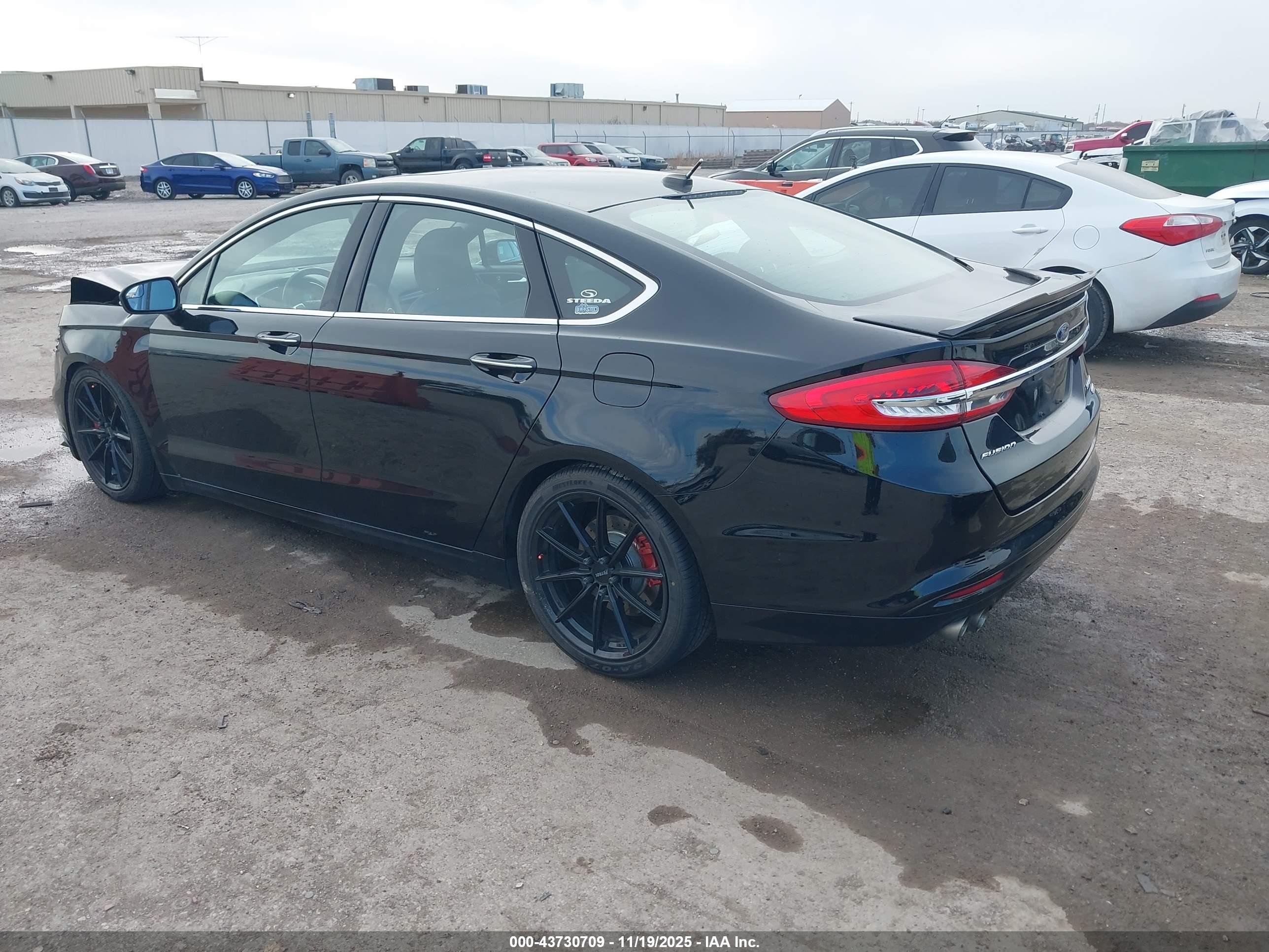 FORD FUSION image 3