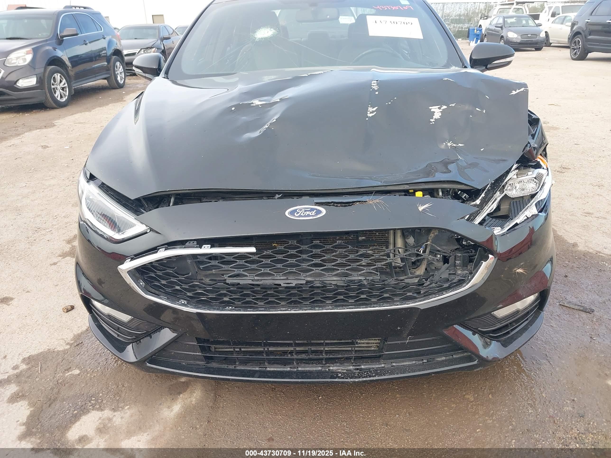 FORD FUSION image 6