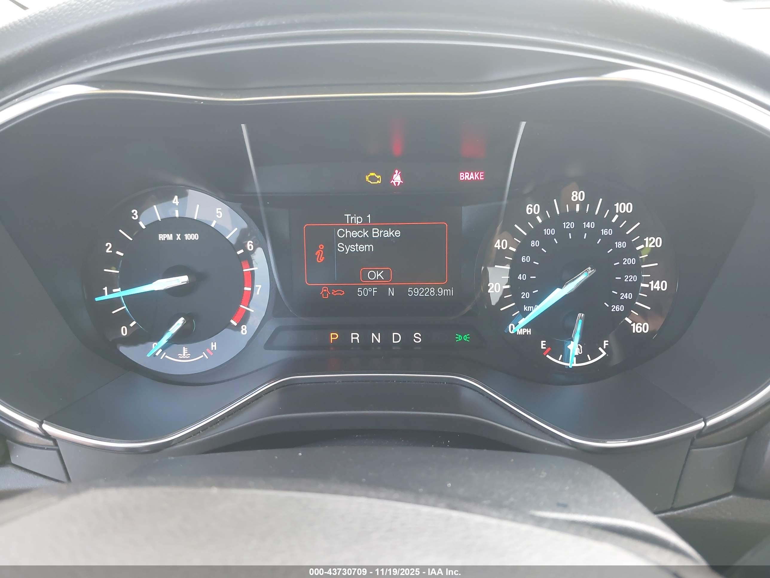 FORD FUSION image 7