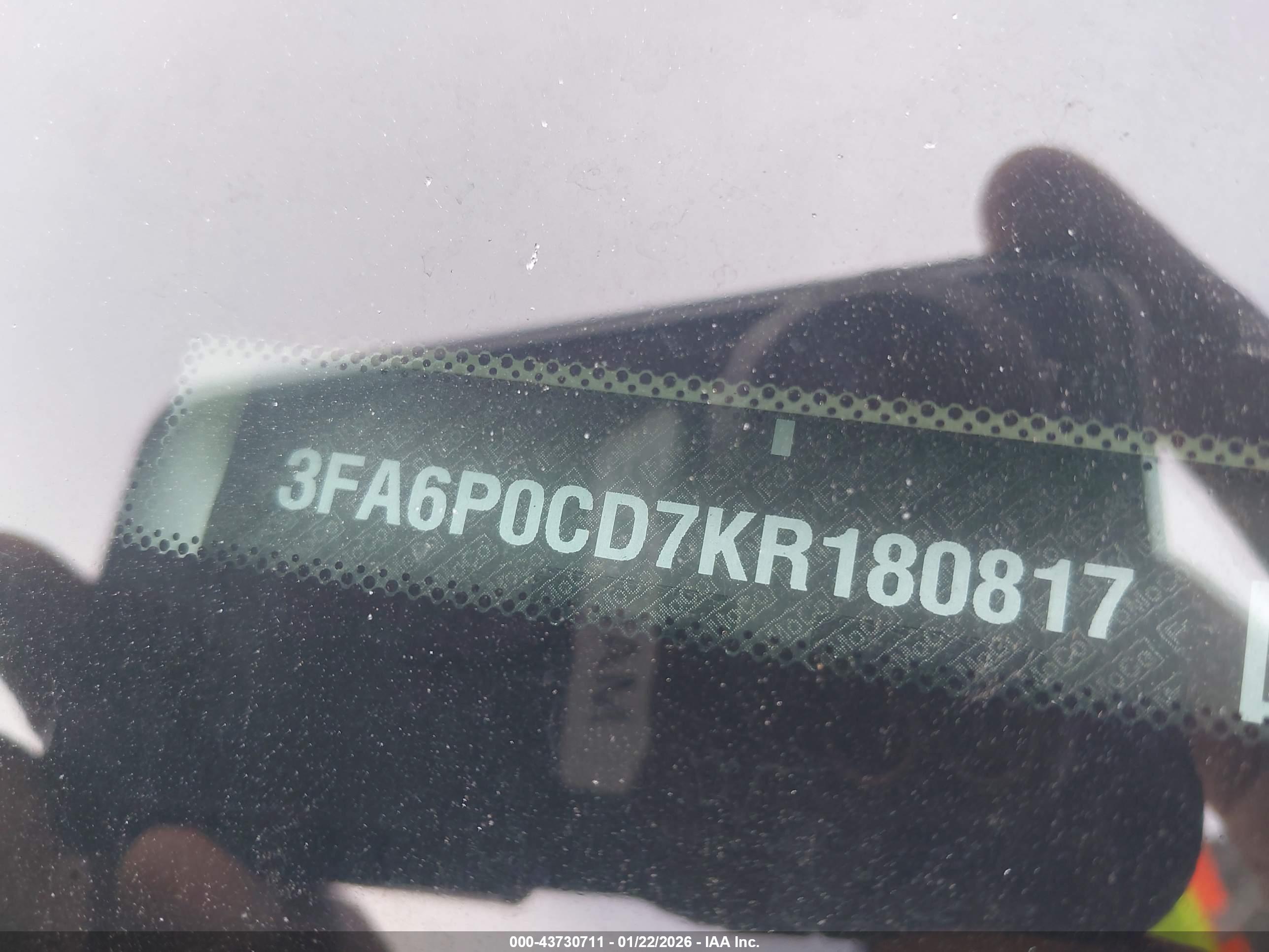 FORD FUSION image 9