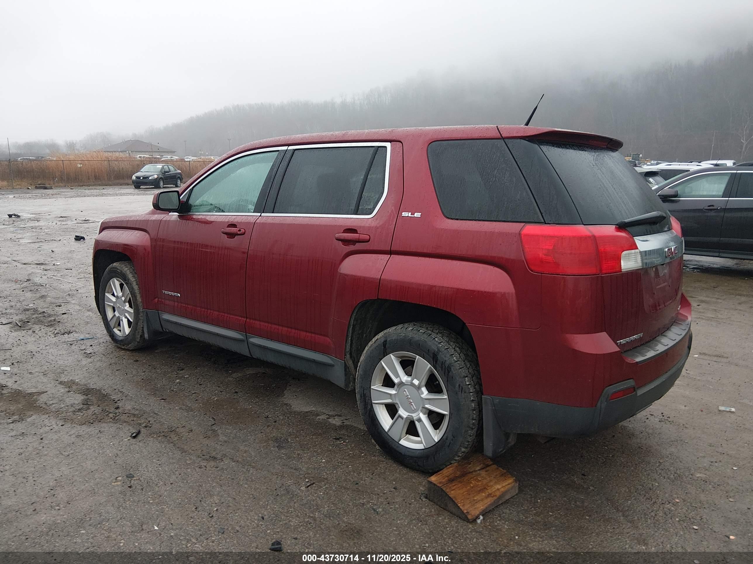 GMC TERRAIN image 3