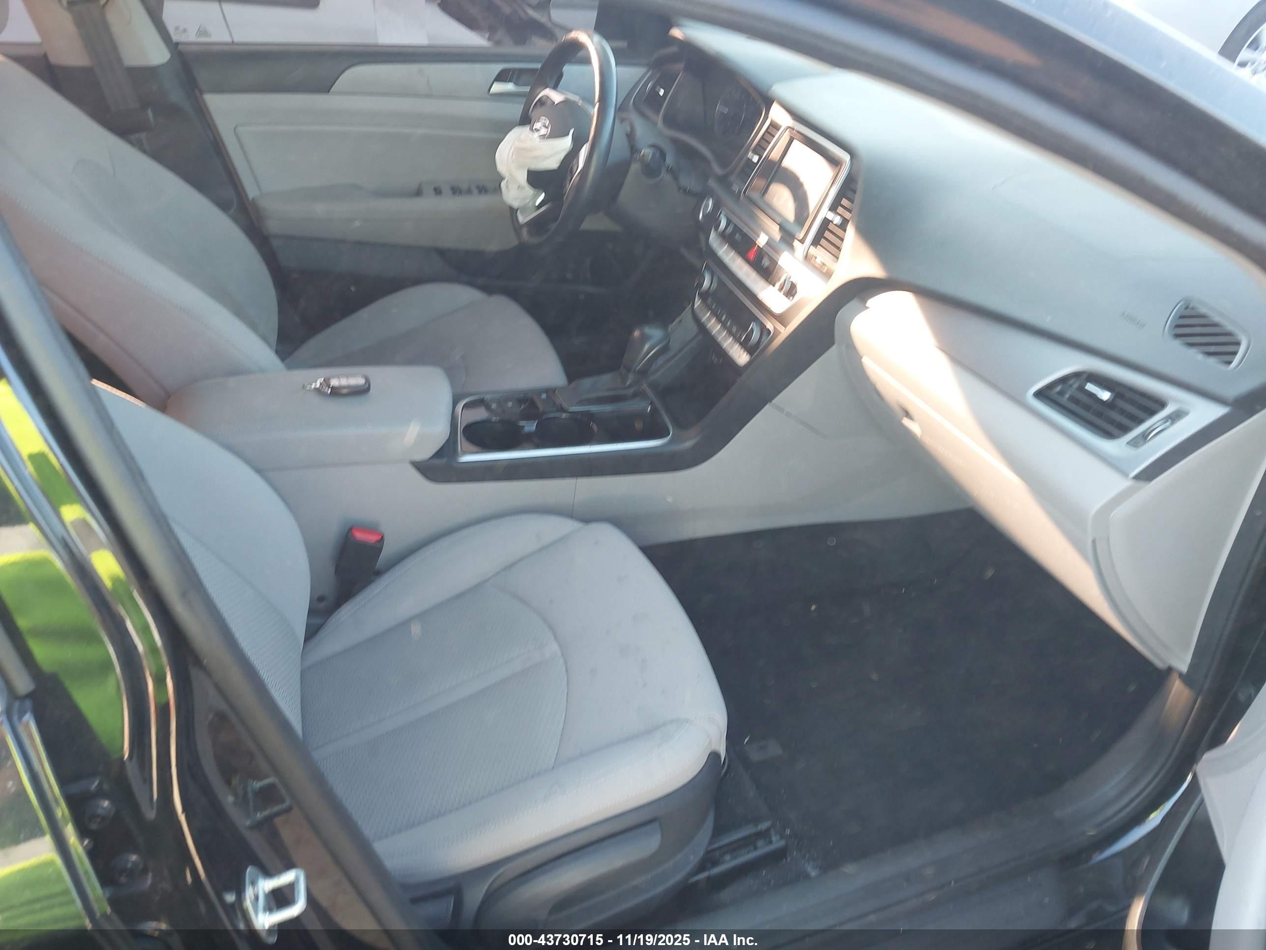 HYUNDAI SONATA image 5