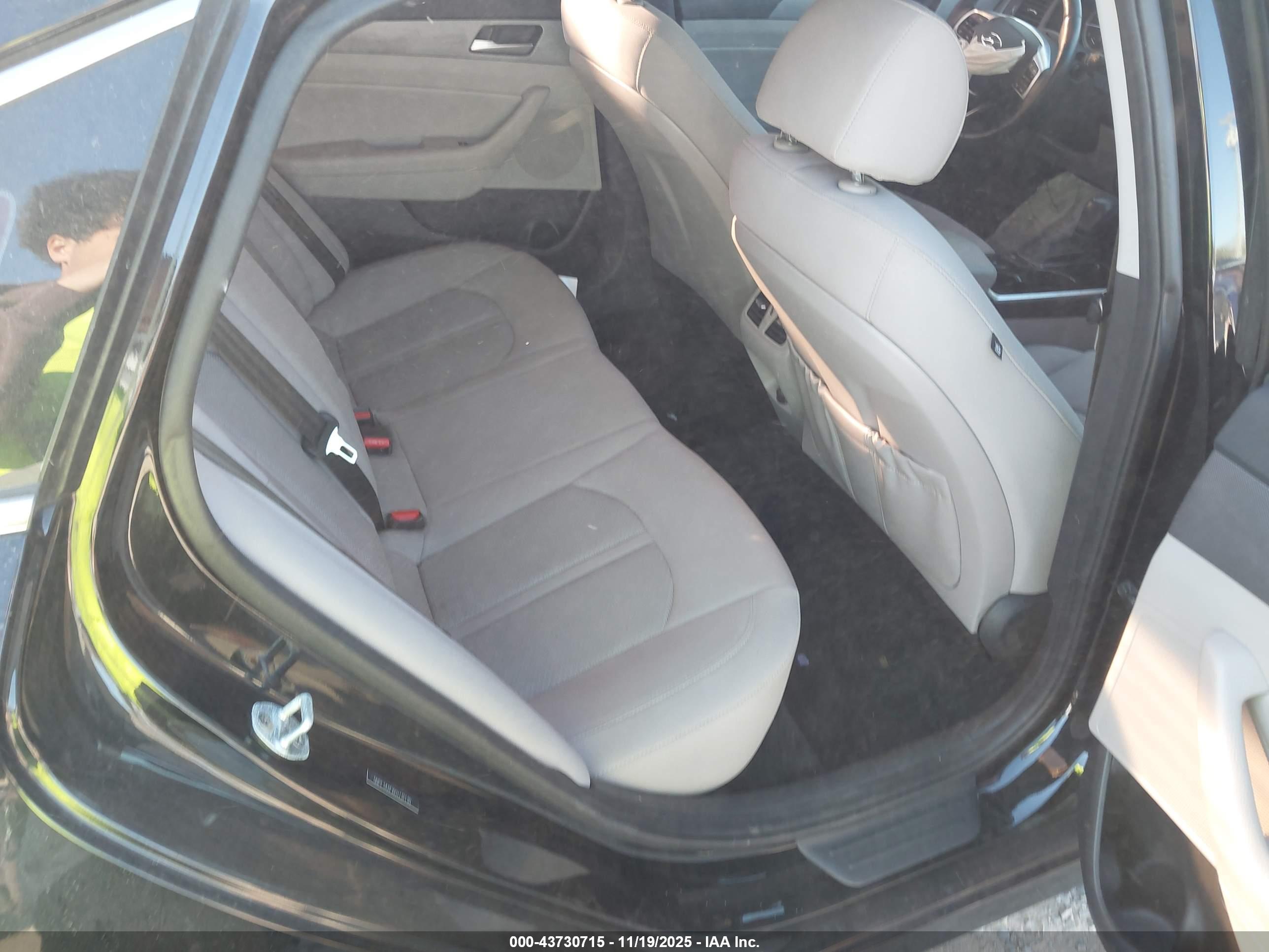 HYUNDAI SONATA image 8