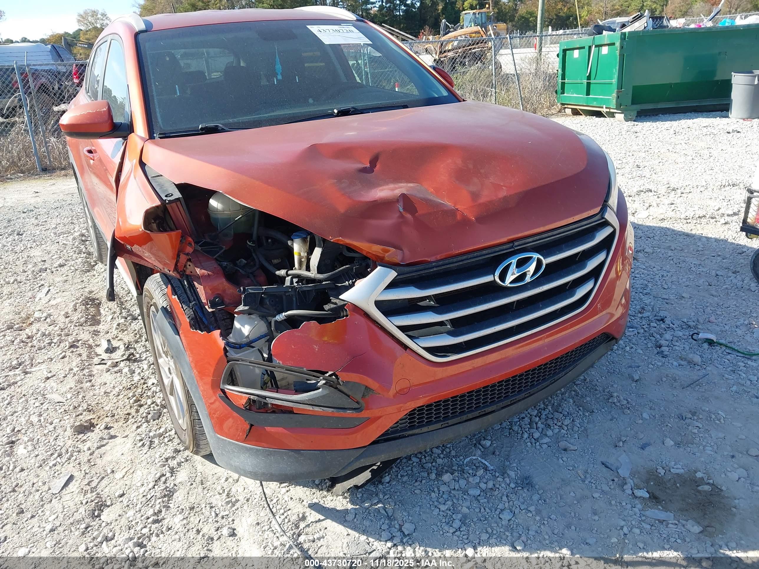 HYUNDAI TUCSON image 6