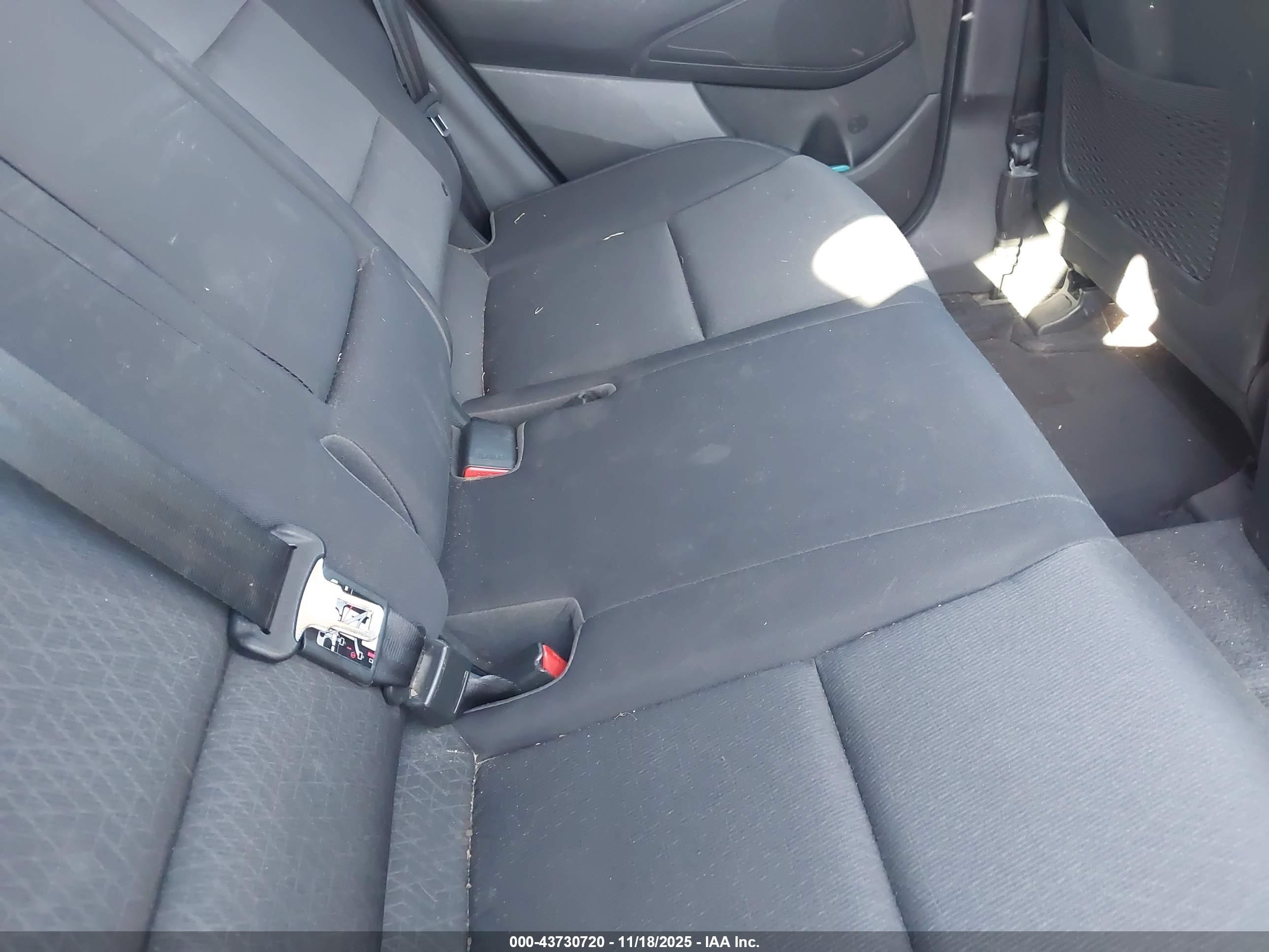 HYUNDAI TUCSON image 8