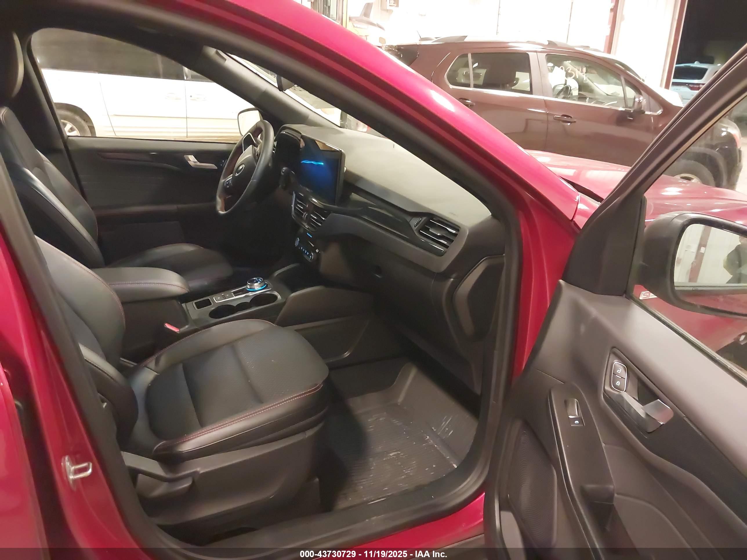 FORD ESCAPE image 5