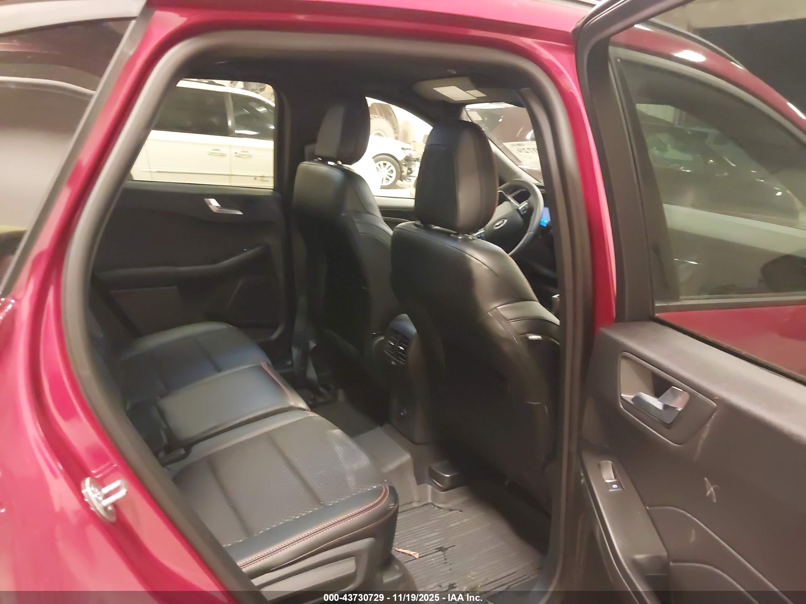 FORD ESCAPE image 8