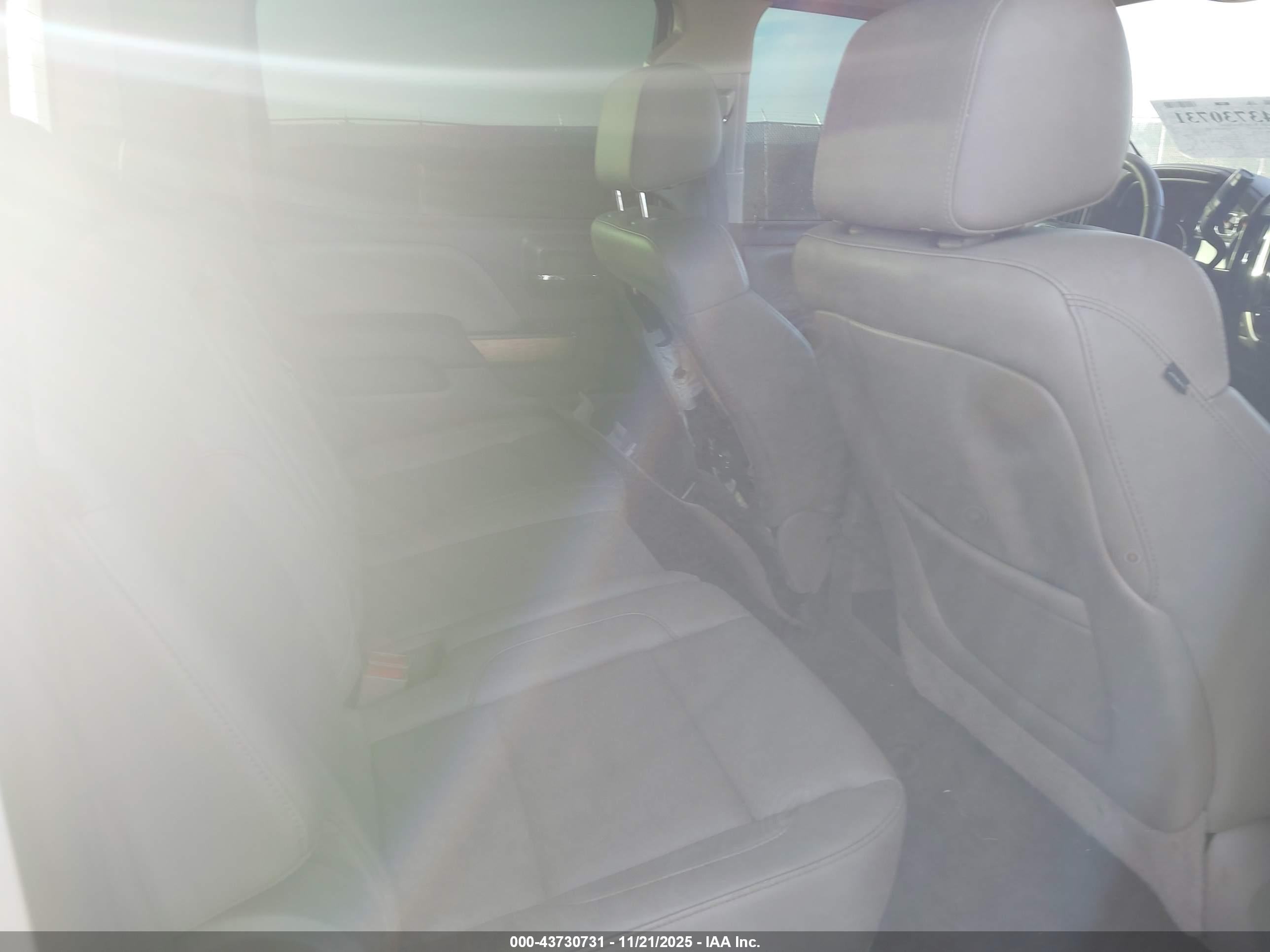 CHEVROLET SILVERADO image 8