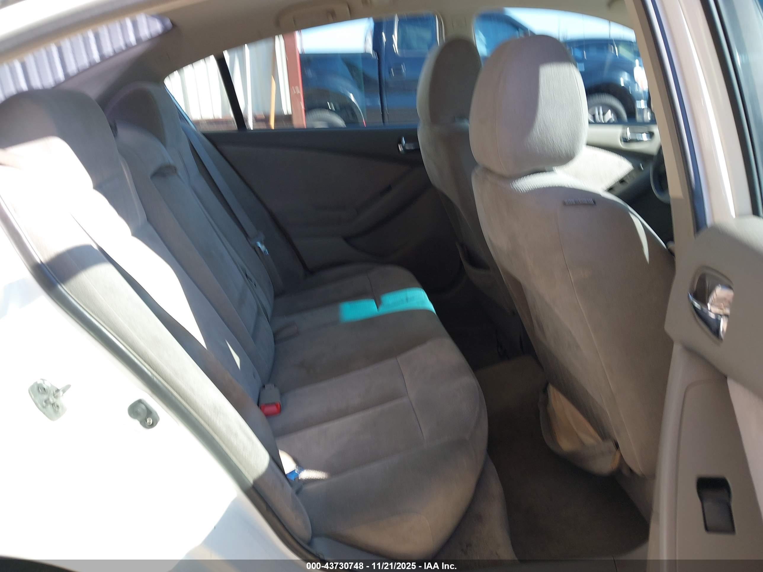 NISSAN ALTIMA image 8