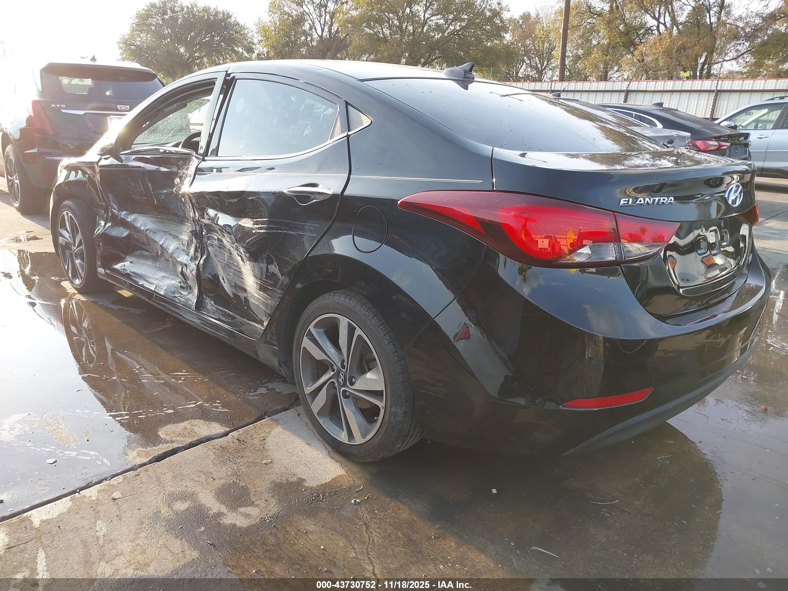 HYUNDAI ELANTRA image 3