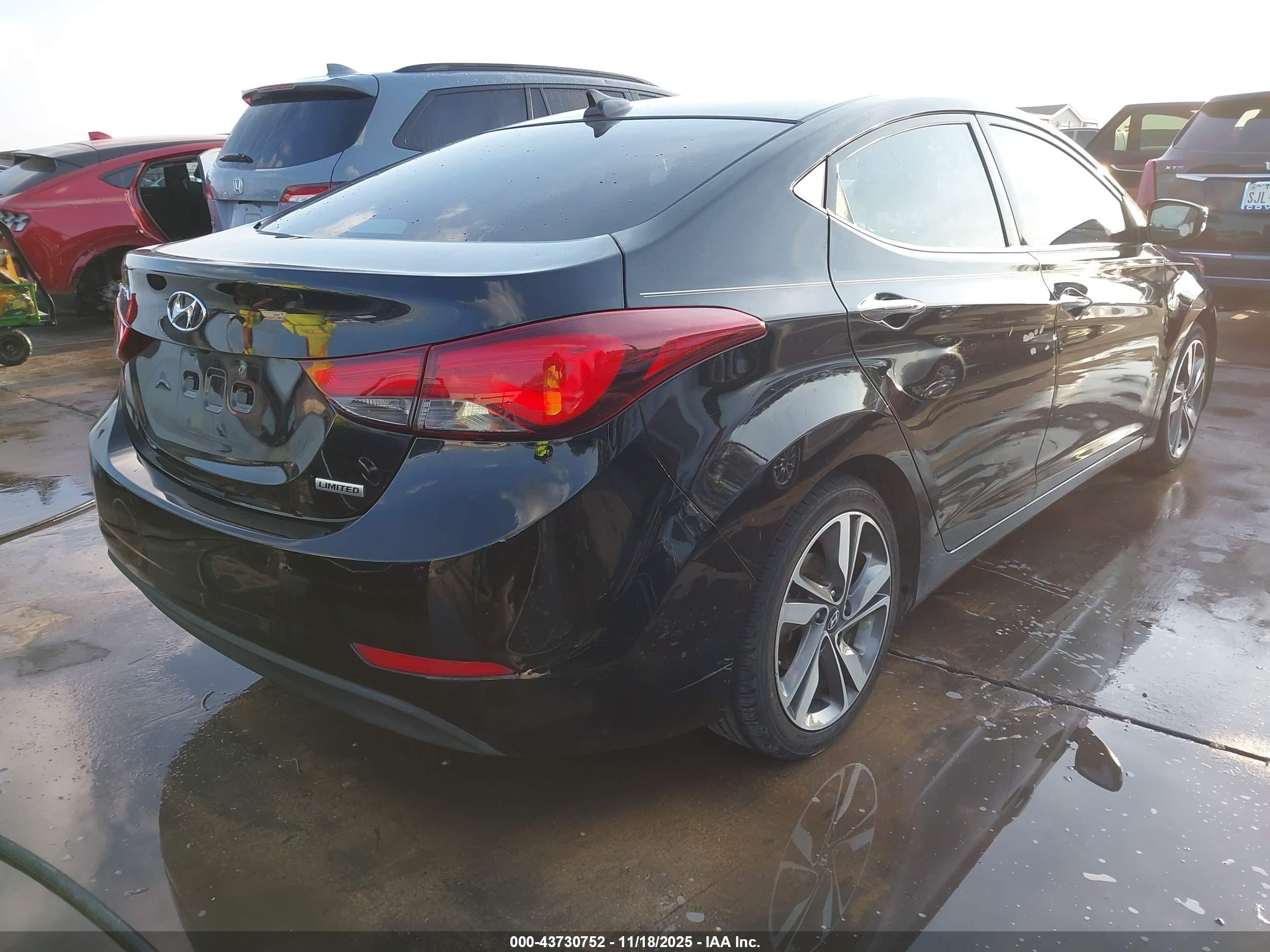 HYUNDAI ELANTRA image 4