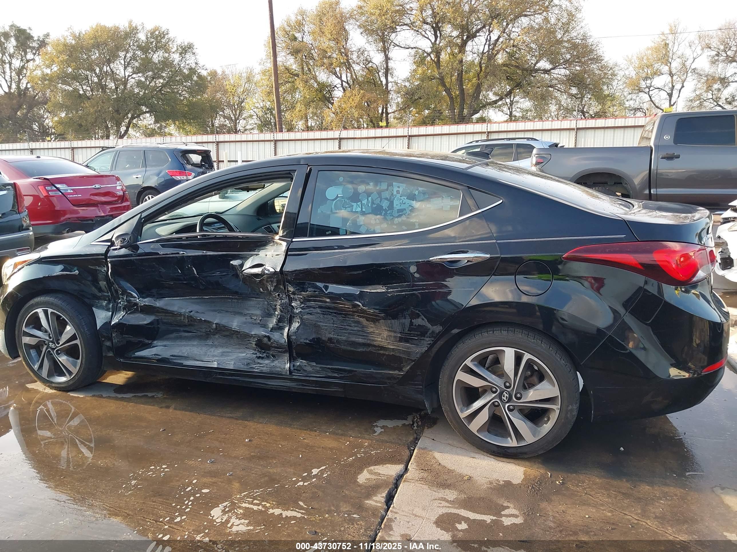 HYUNDAI ELANTRA image 6