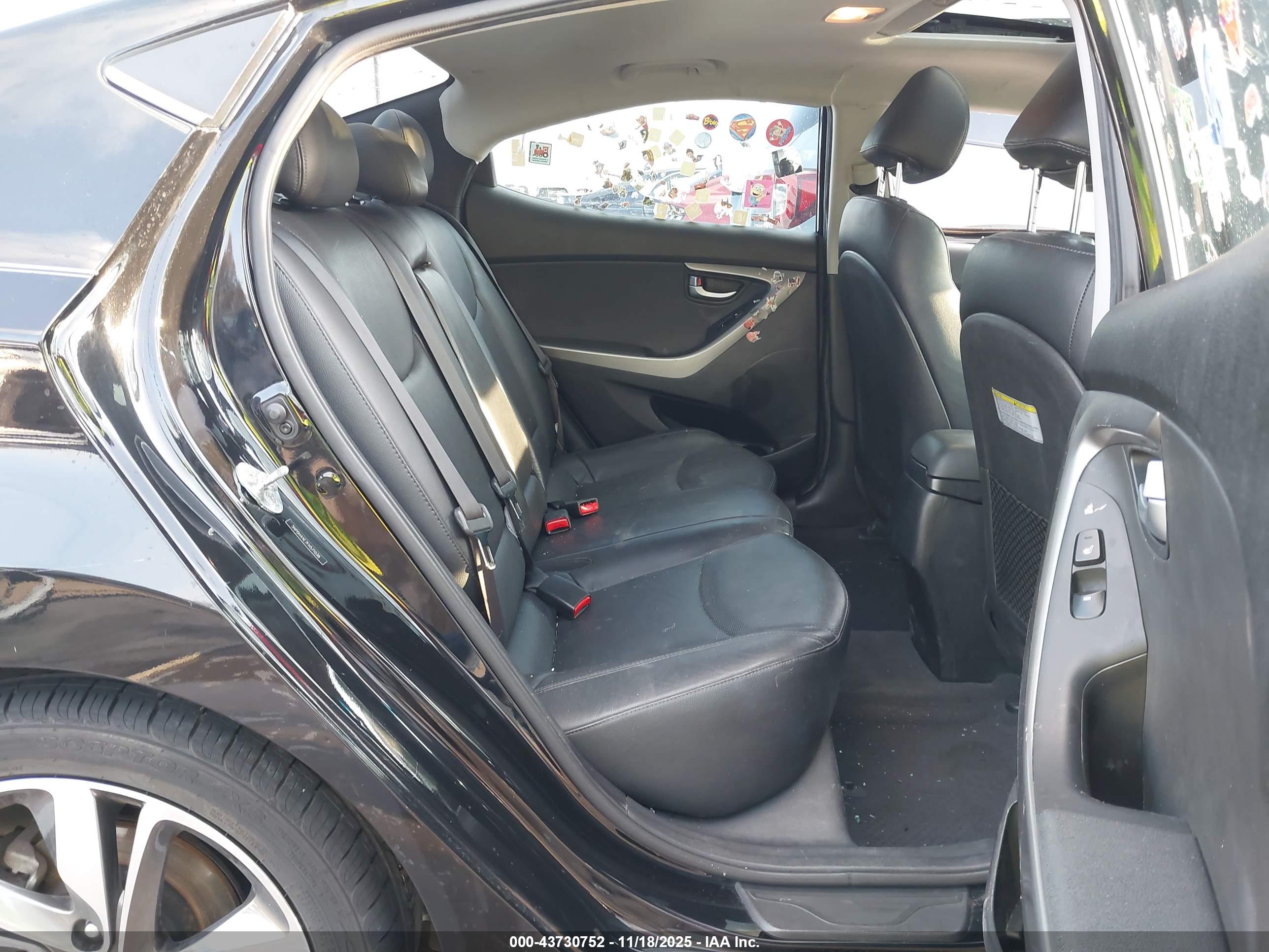 HYUNDAI ELANTRA image 8