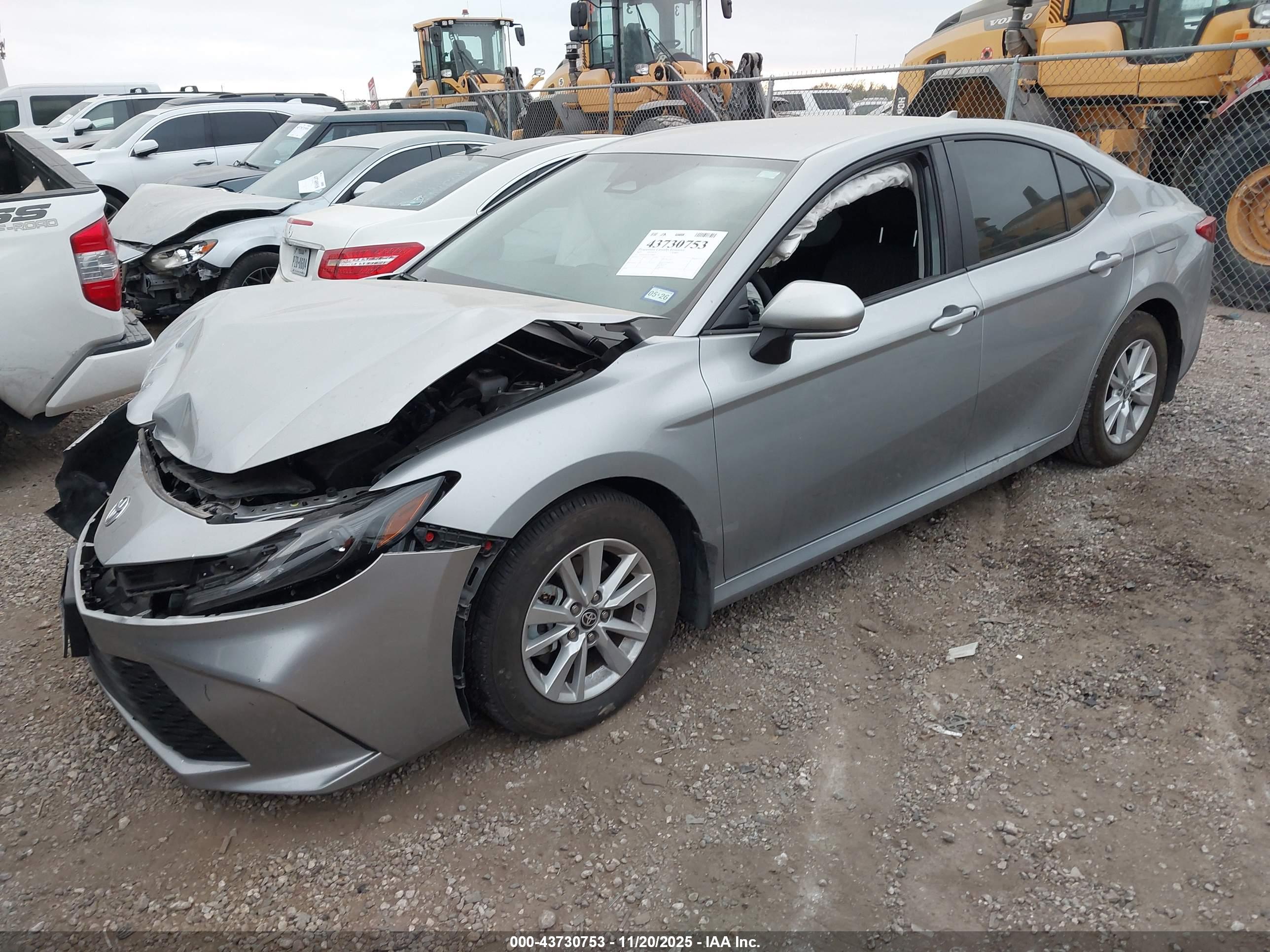 TOYOTA CAMRY image 2