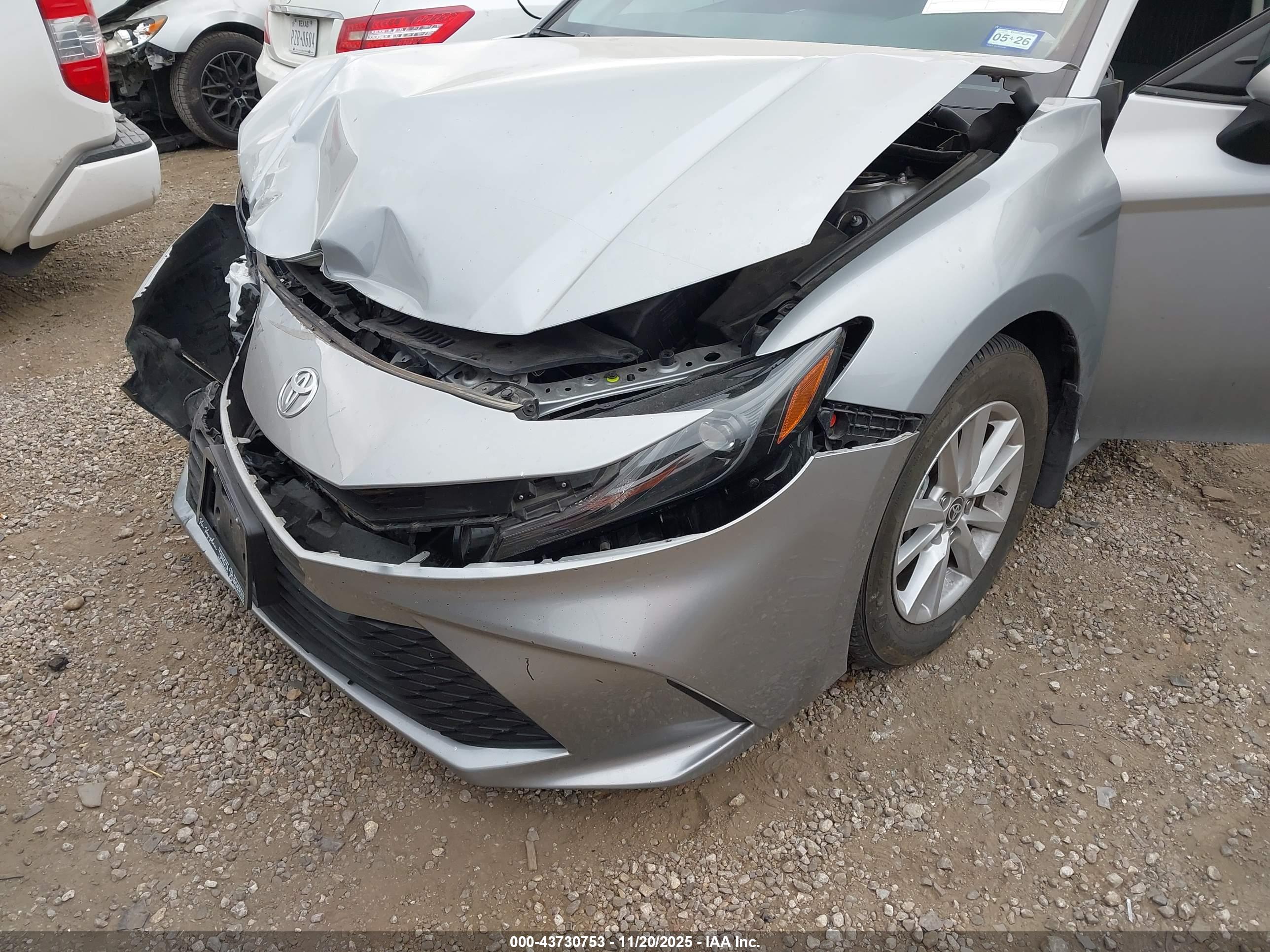 TOYOTA CAMRY image 6