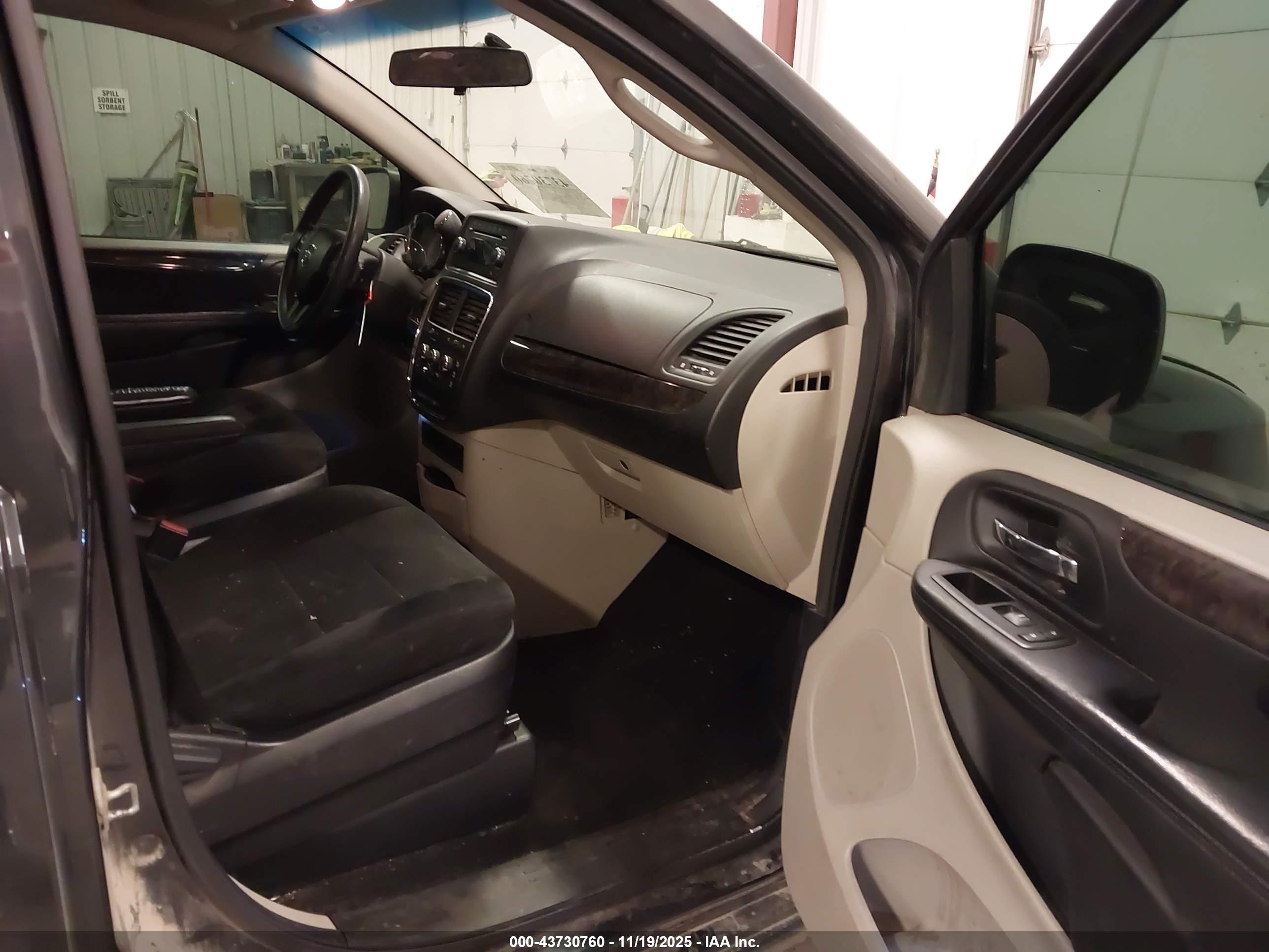 DODGE GRAND image 5