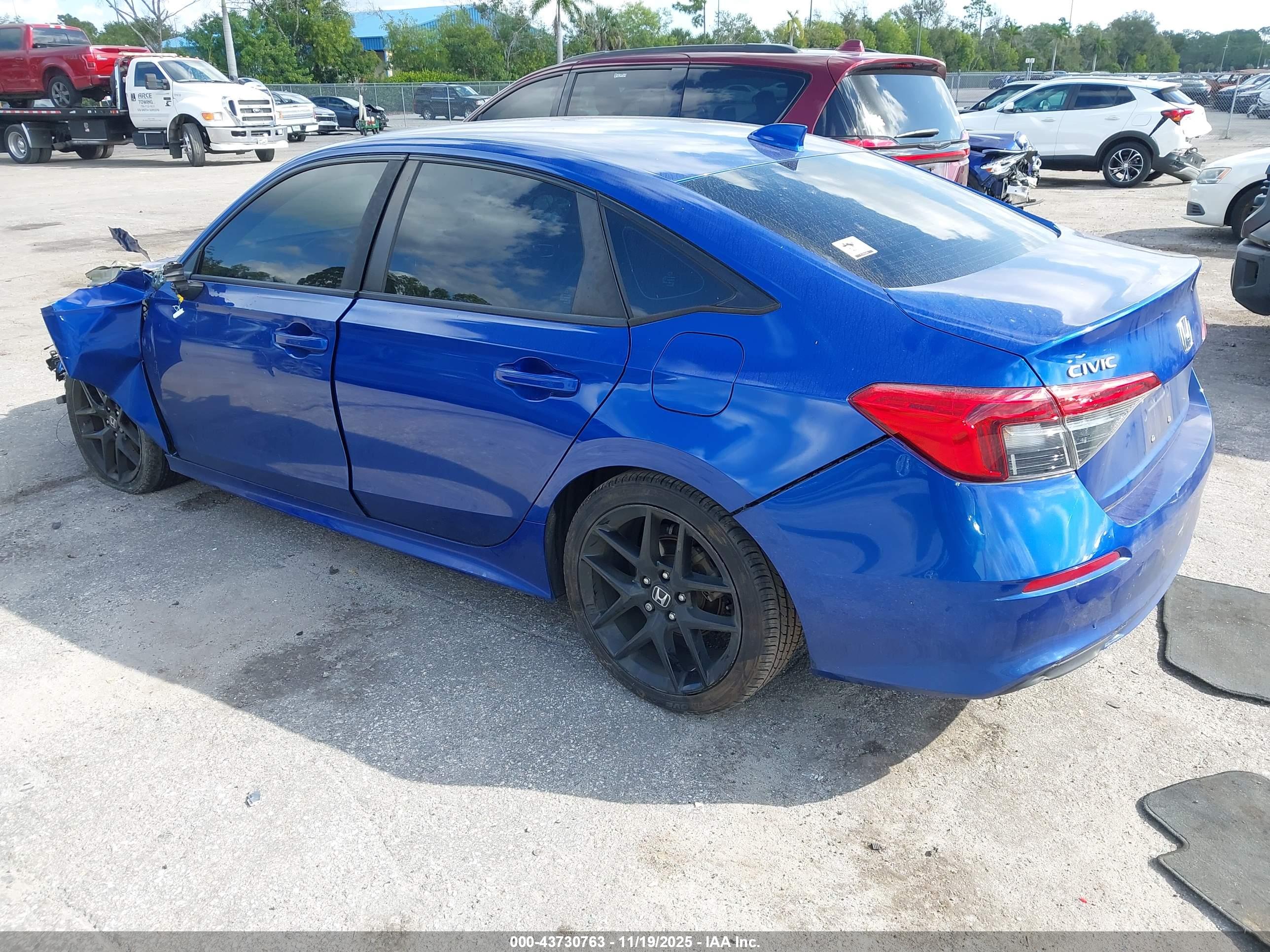 HONDA CIVIC image 3