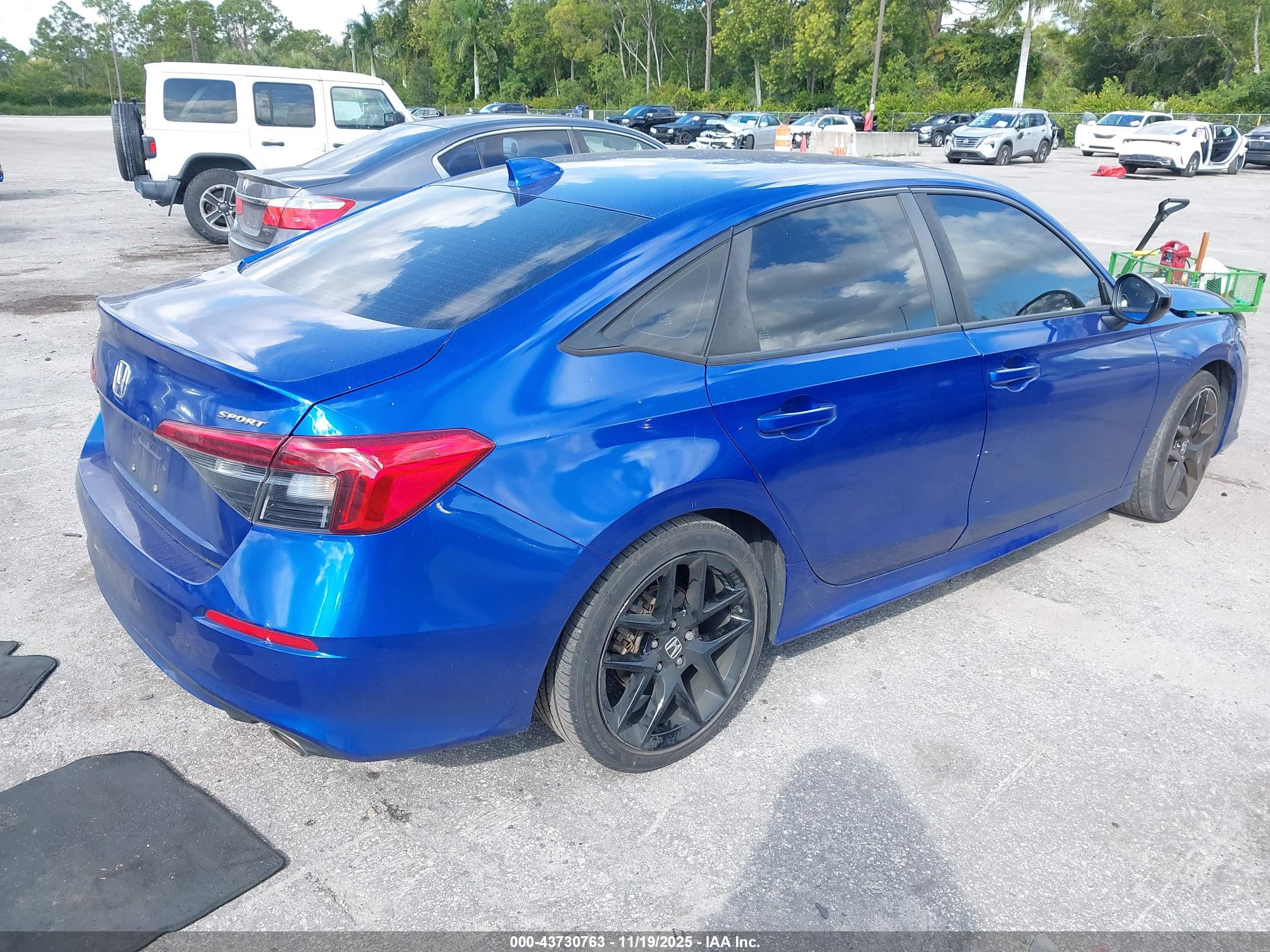 HONDA CIVIC image 4