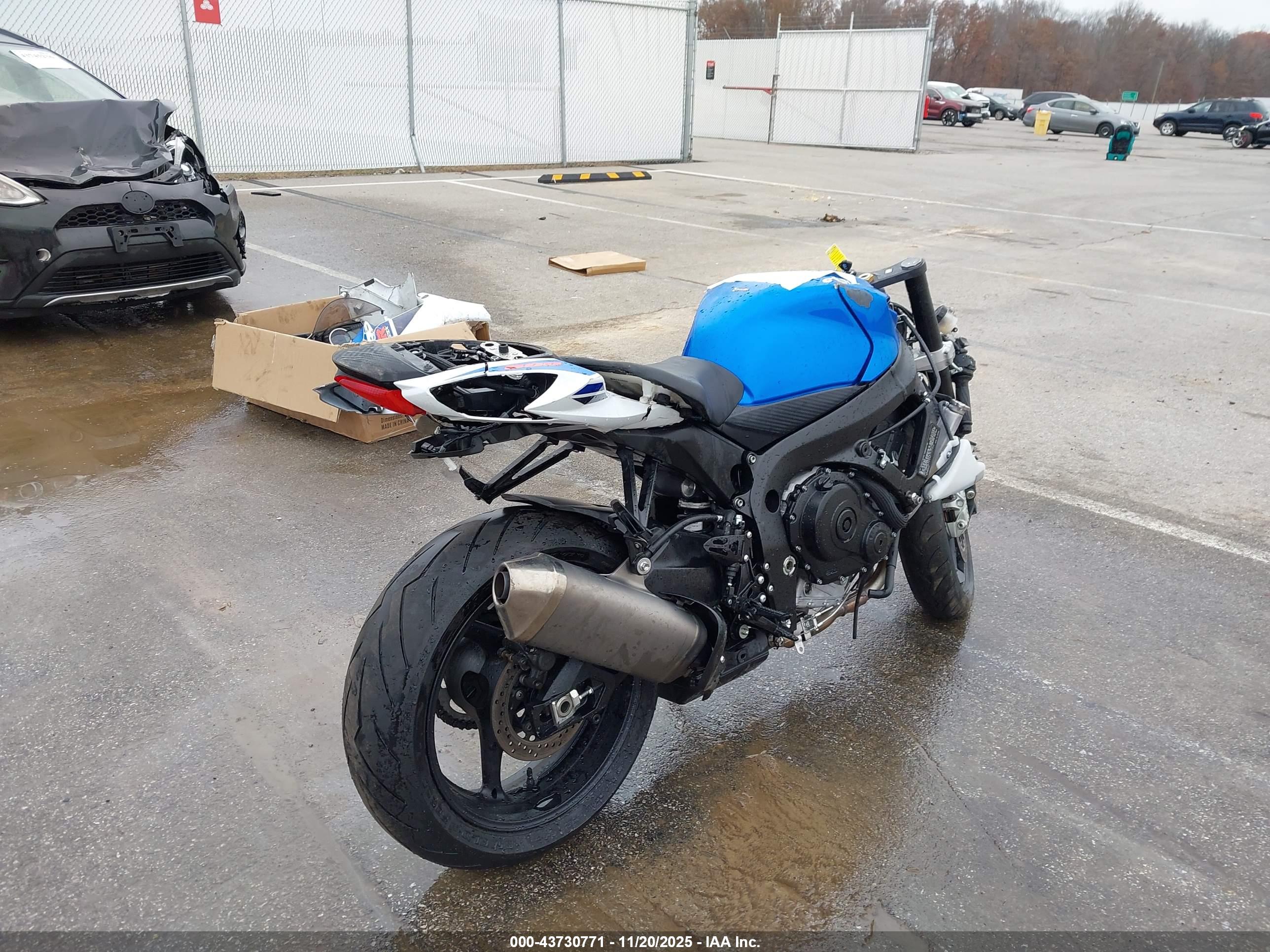 SUZUKI GSX-R600 image 4