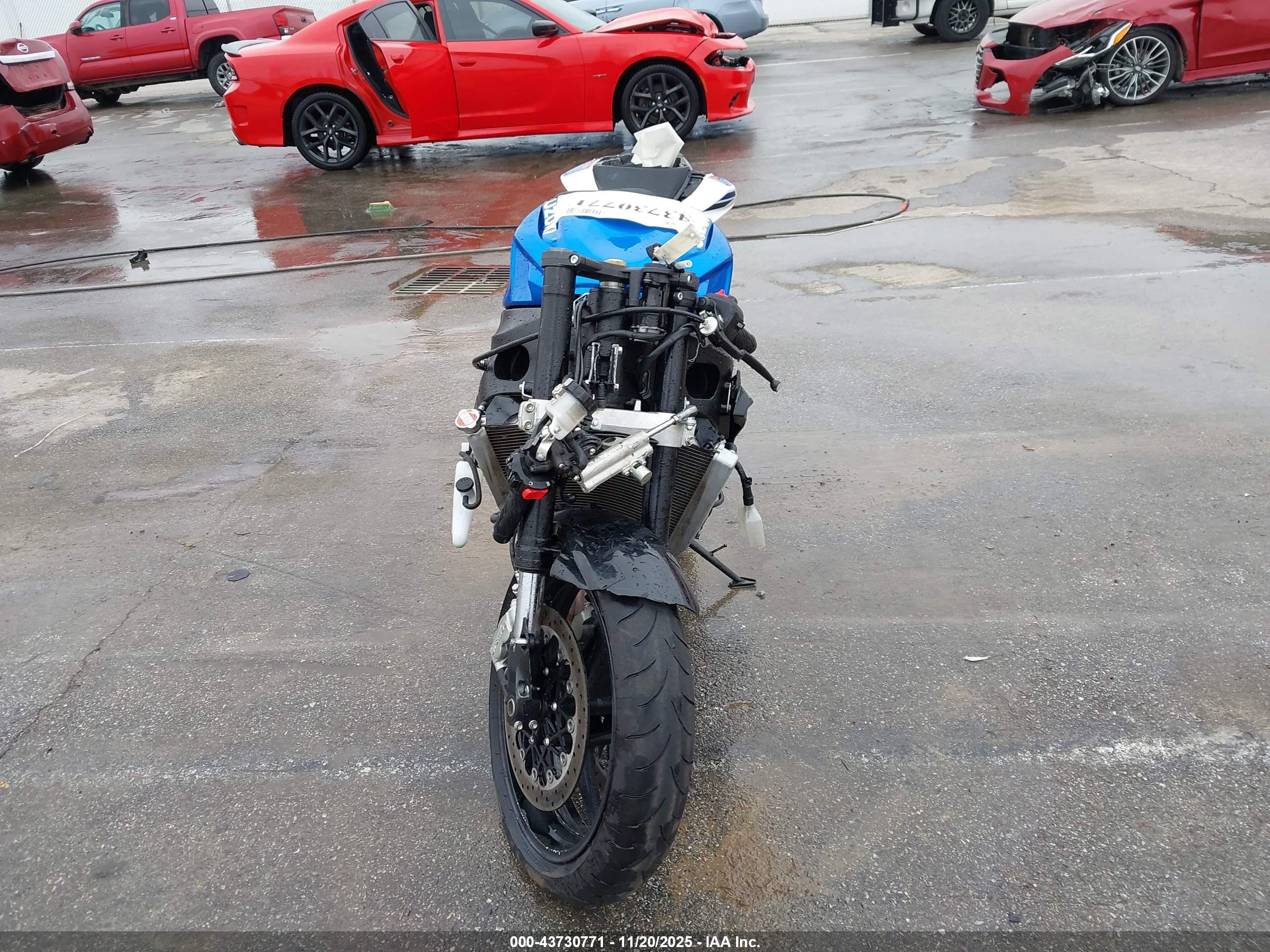 SUZUKI GSX-R600 image 5