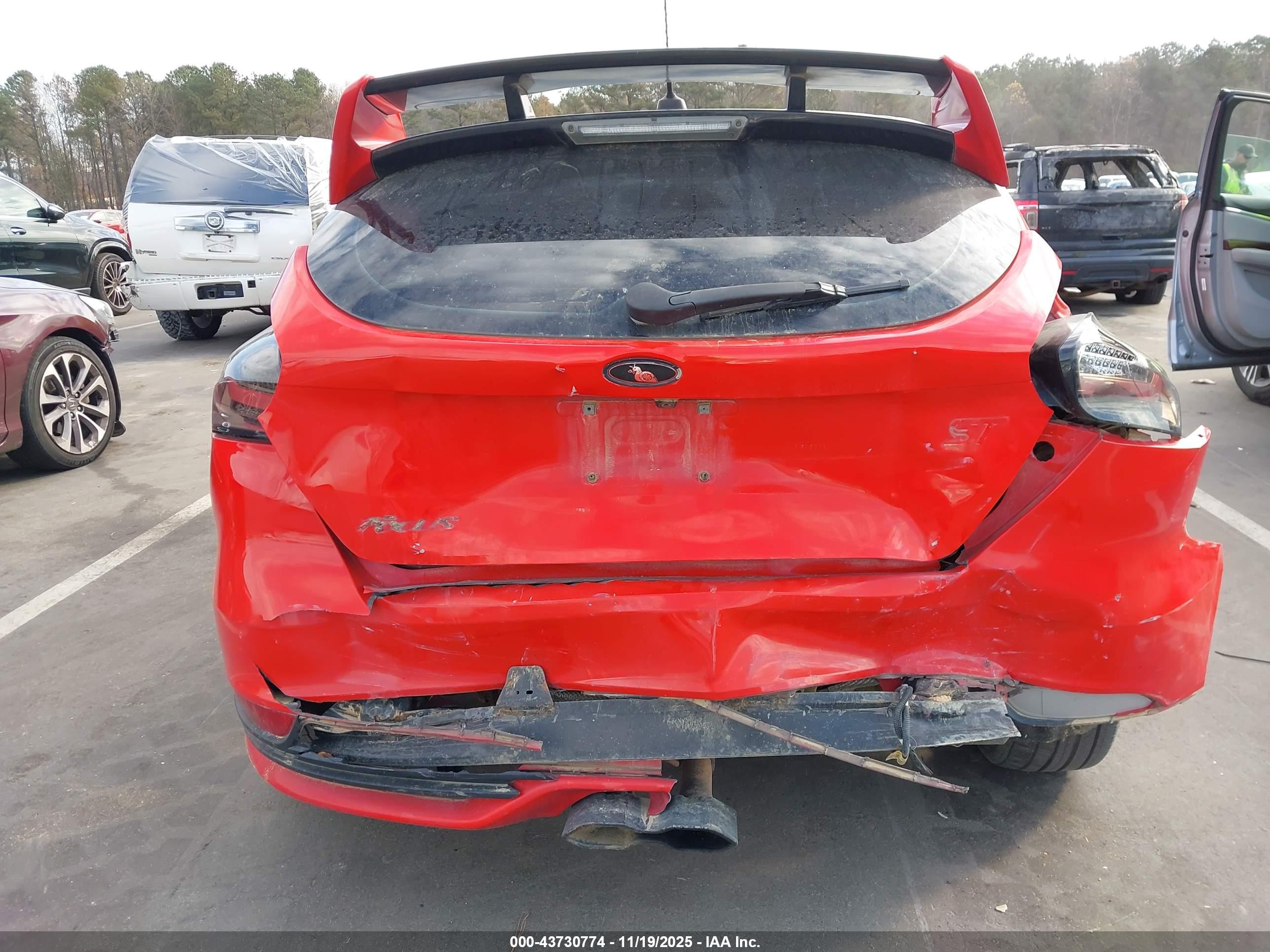 FORD FOCUS image 6