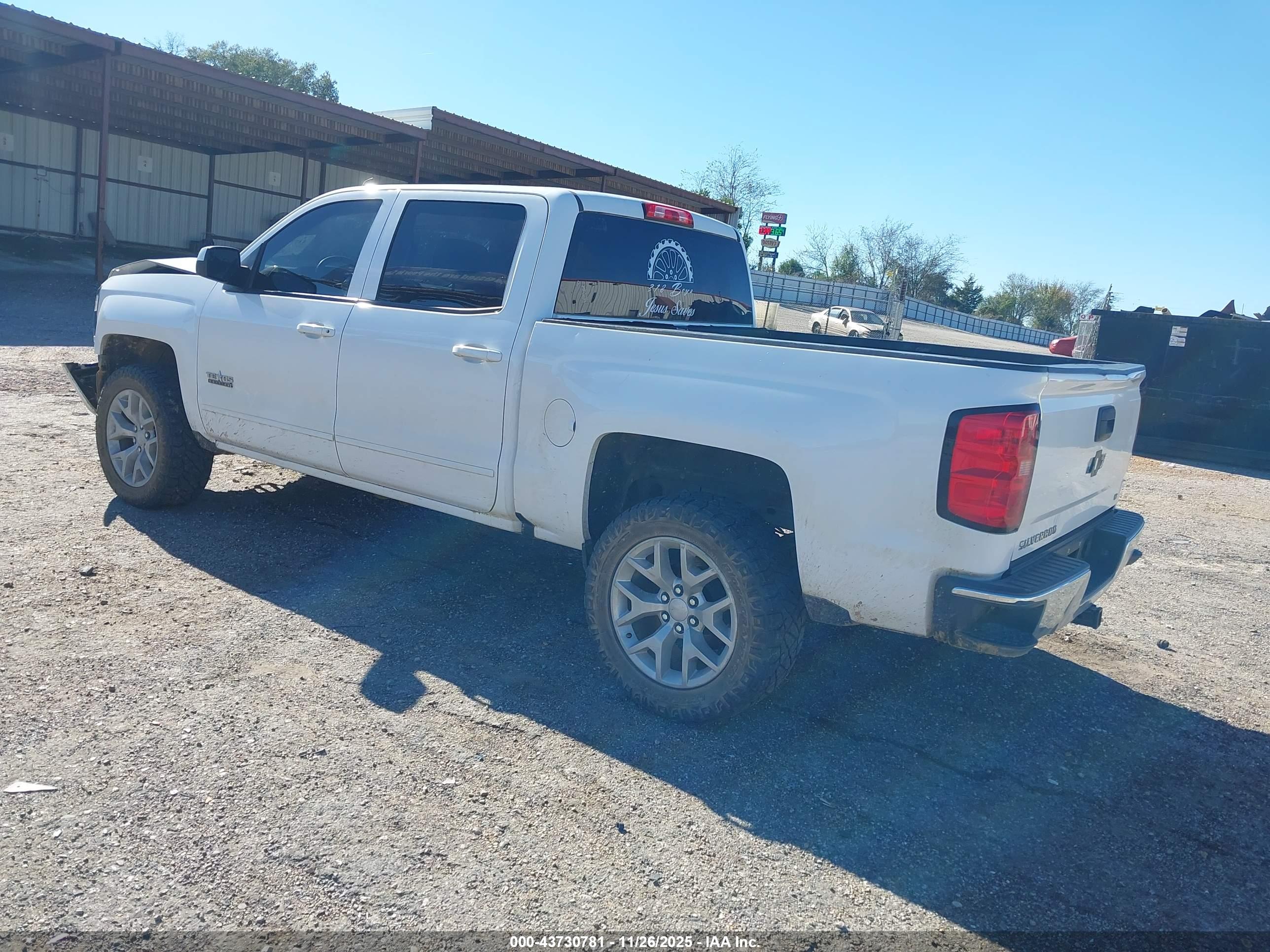 CHEVROLET SILVERADO image 3